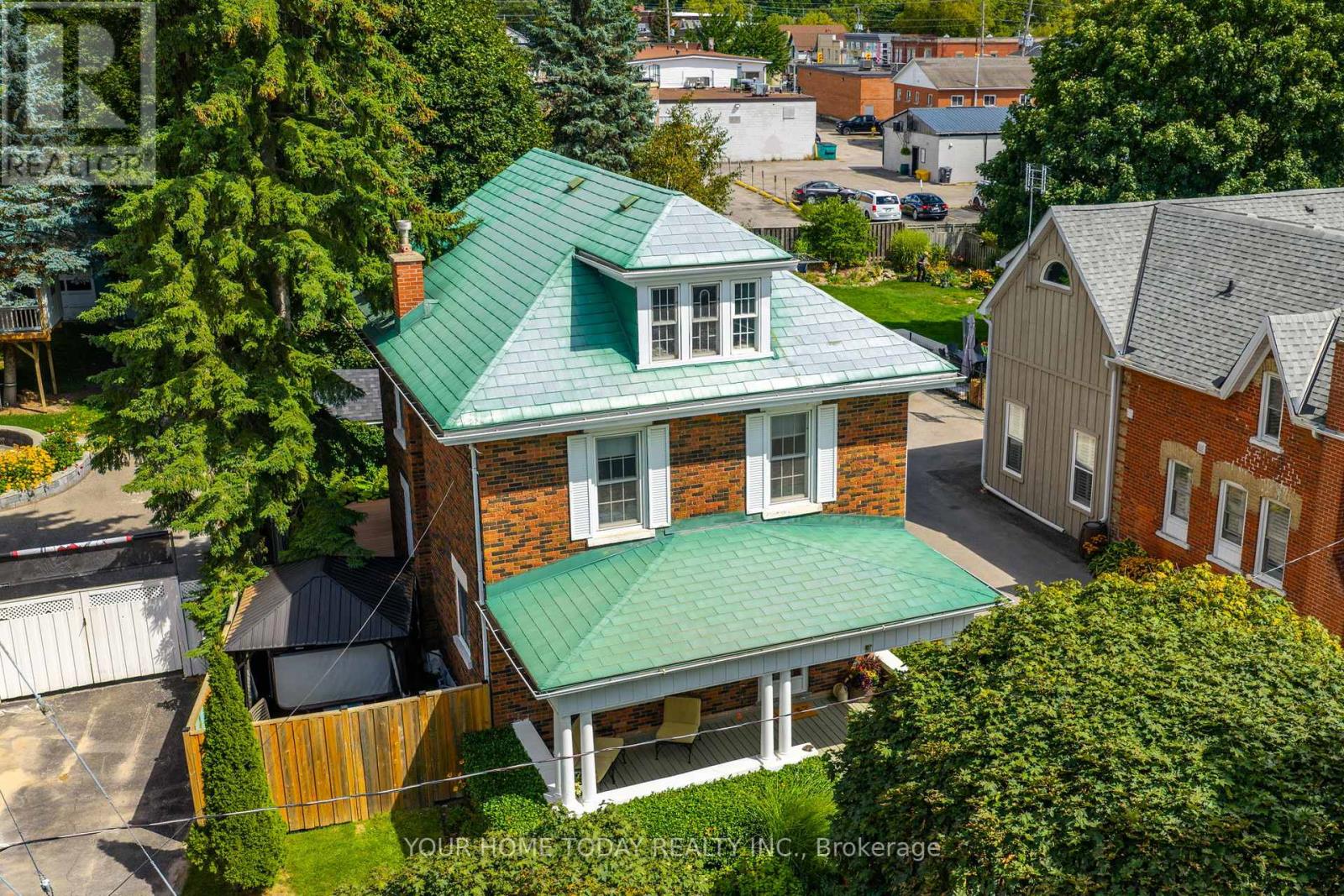 17 Park Avenue, Halton Hills (Ac Acton), Ontario  L7J 1Y3 - Photo 2 - W13155072