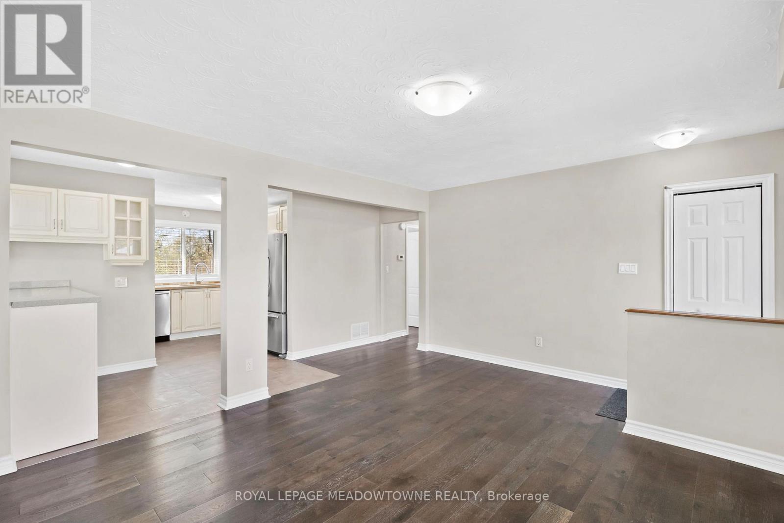 Upper - 176 Longfield Road, Halton Hills (Ac Acton), Ontario  L7J 2K4 - Photo 6 - W13157384