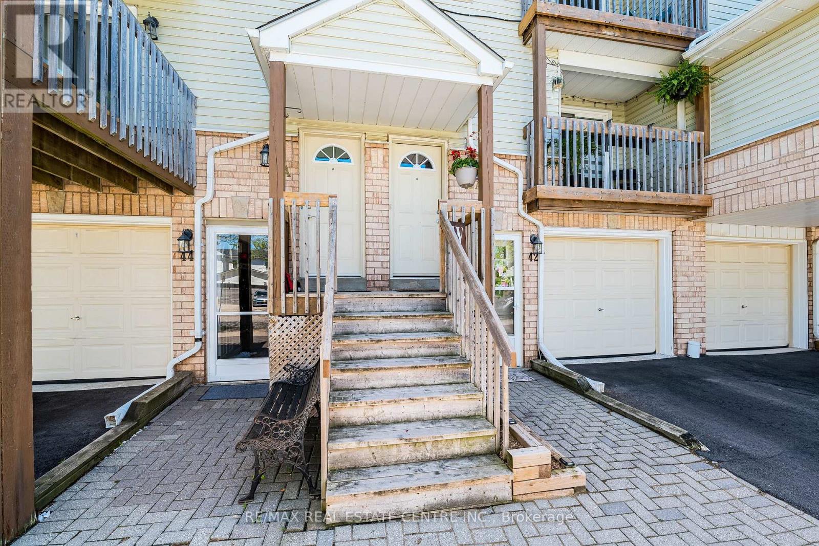 42a Stewart Maclaren Road, Halton Hills (Georgetown), Ontario  L7G 5L9 - Photo 2 - W13160856