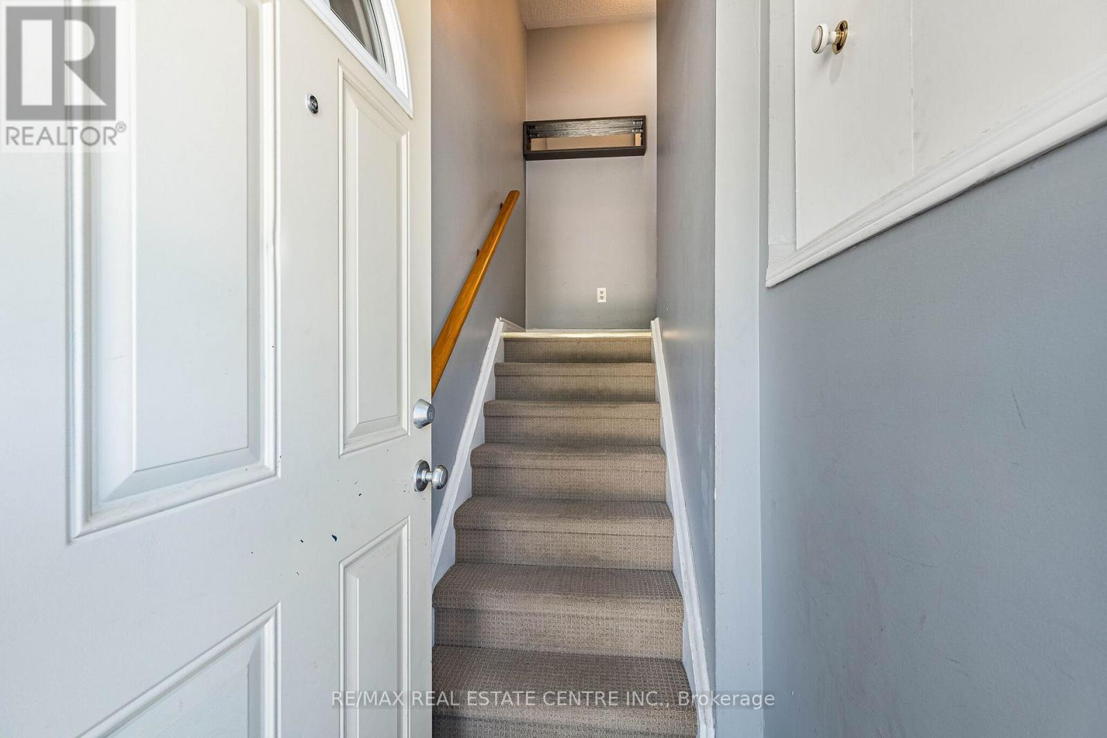 42a Stewart Maclaren Road, Halton Hills (Georgetown), Ontario  L7G 5L9 - Photo 4 - W13160856