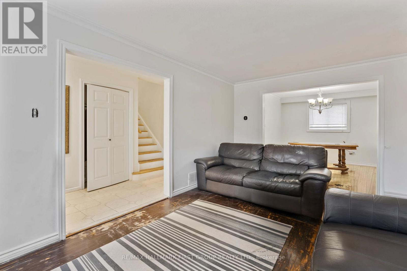 7 Dawson Crescent, Halton Hills (Georgetown), Ontario  L7G 1H3 - Photo 4 - W13161864