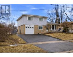 <div class="price">$799,999</div> 7 Dawson Crescent, Halton Hills (Georgetown)<br><div style="margin-bottom:8px;"><small>RE/MAX Hallmark First Group Realty Ltd.</small></div><div class='bed_bath'>4 Bed | 3 Bath</div>