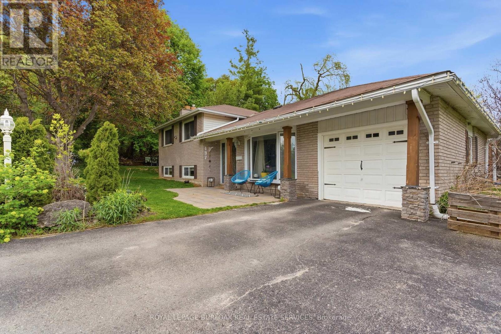 197 Burbank Street, Halton Hills (Ac Acton), Ontario  L7J 1S9 - Photo 3 - W13162314