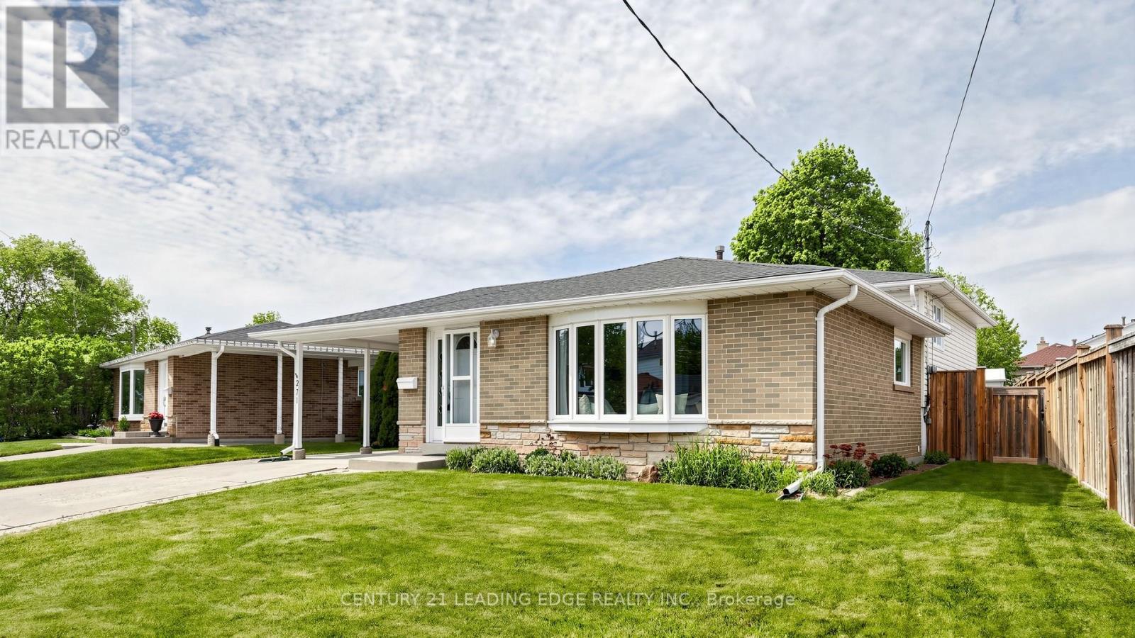271 Delrex Boulevard, Halton Hills (Georgetown), Ontario  L7G 4G4 - Photo 2 - W13166098