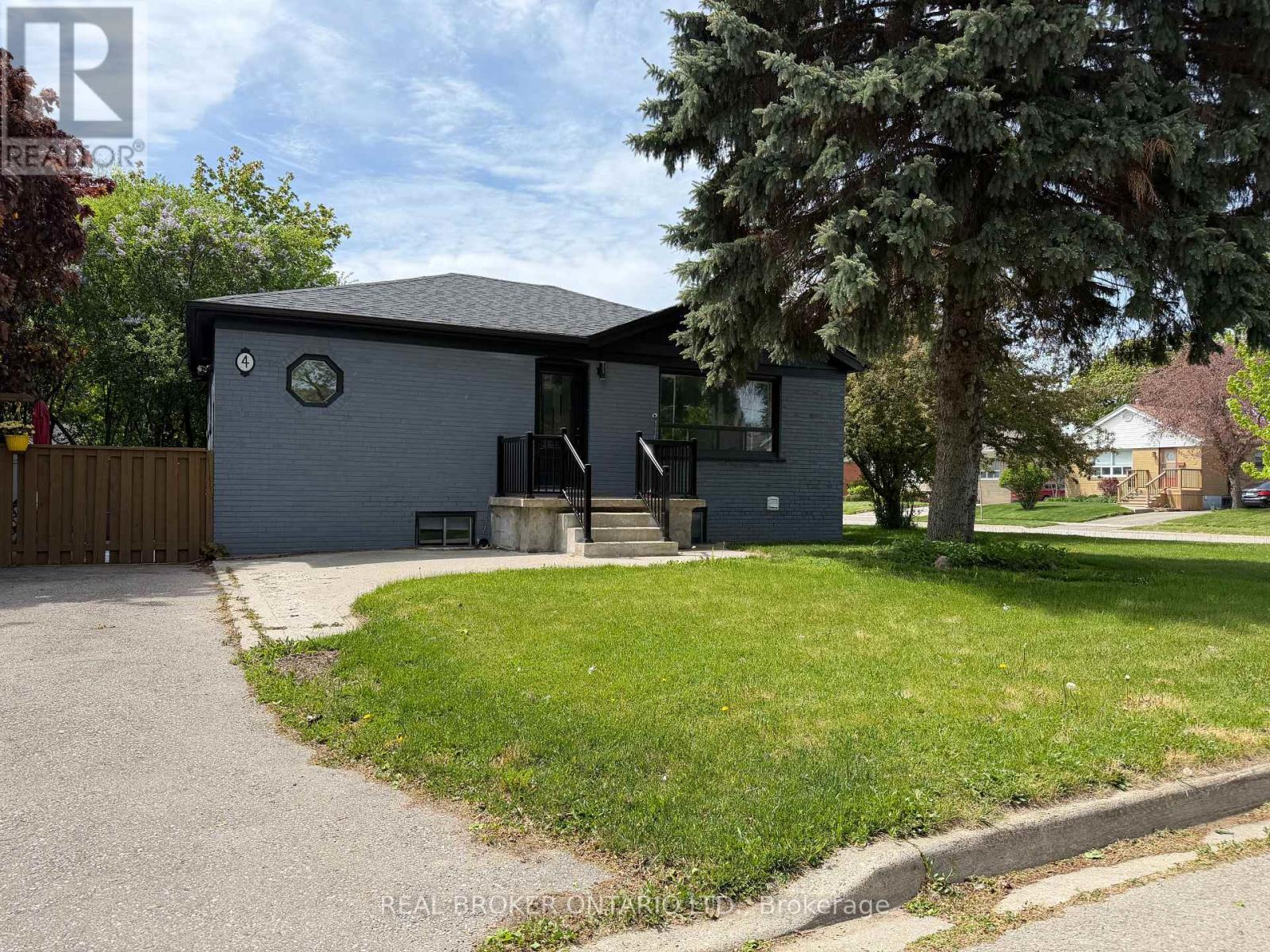 Main - 4 Keats Avenue, Halton Hills (Georgetown), Ontario  L7G 1T4 - Photo 2 - W13172566
