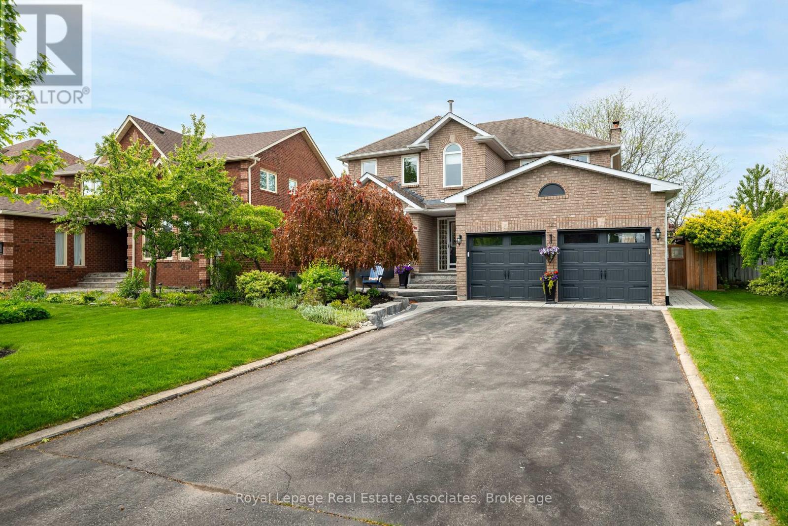7 Nixon Crescent, Halton Hills (Georgetown), Ontario  L7G 5K4 - Photo 1 - W13174592