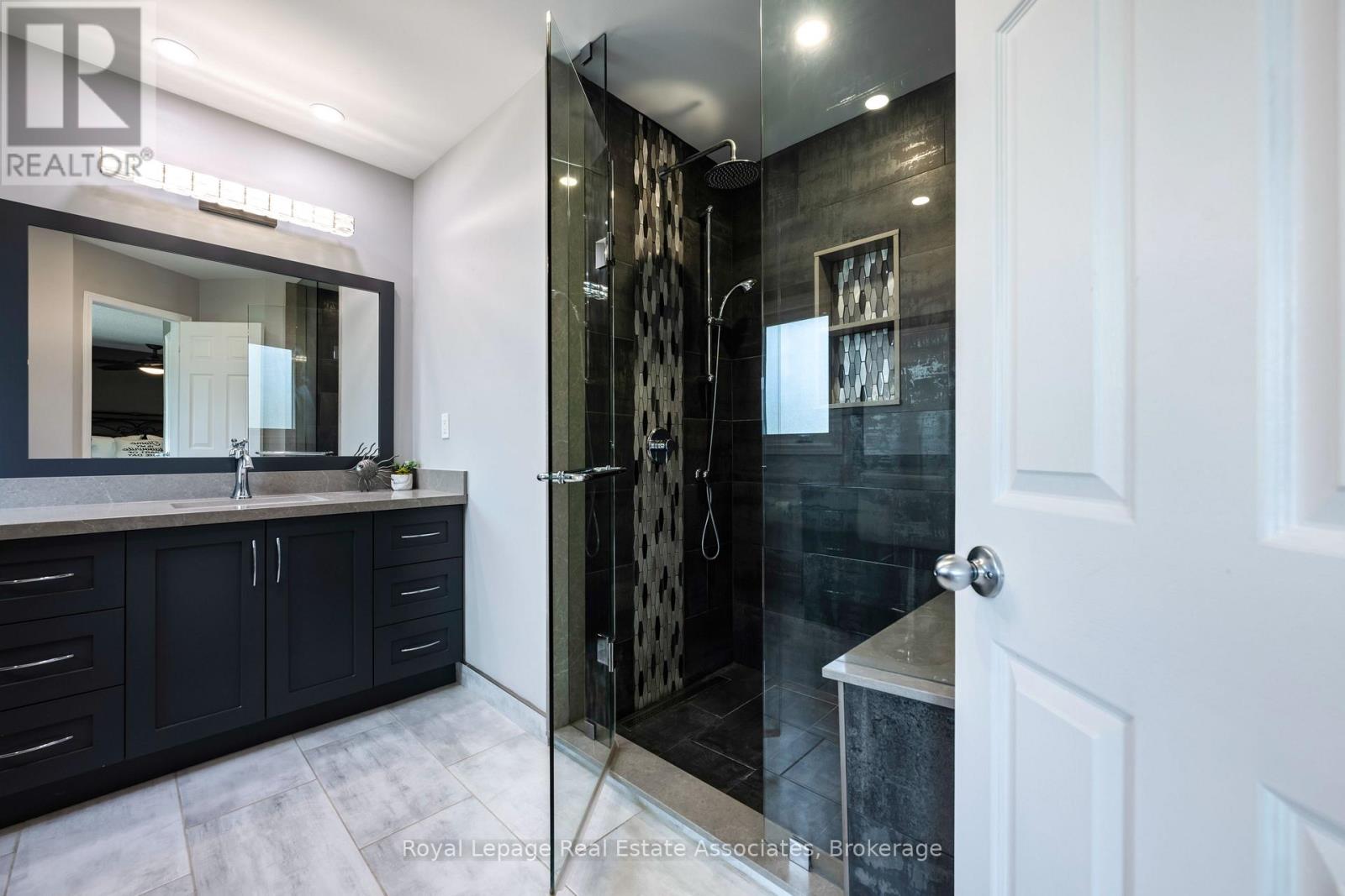 7 Nixon Crescent, Halton Hills (Georgetown), Ontario  L7G 5K4 - Photo 37 - W13174592