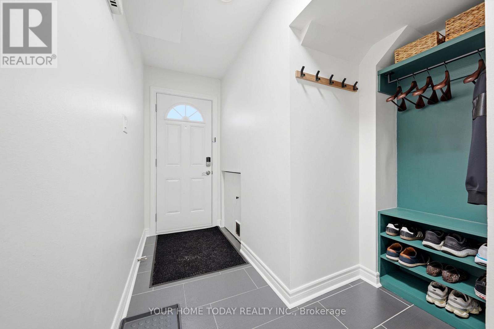 34 Stewart Maclaren Road, Halton Hills (Georgetown), Ontario  L7G 5L9 - Photo 3 - W13175874