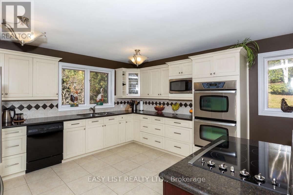5 Worden View, Halton Hills (Rural Halton Hills), Ontario  L7J 2L8 - Photo 6 - W13176836