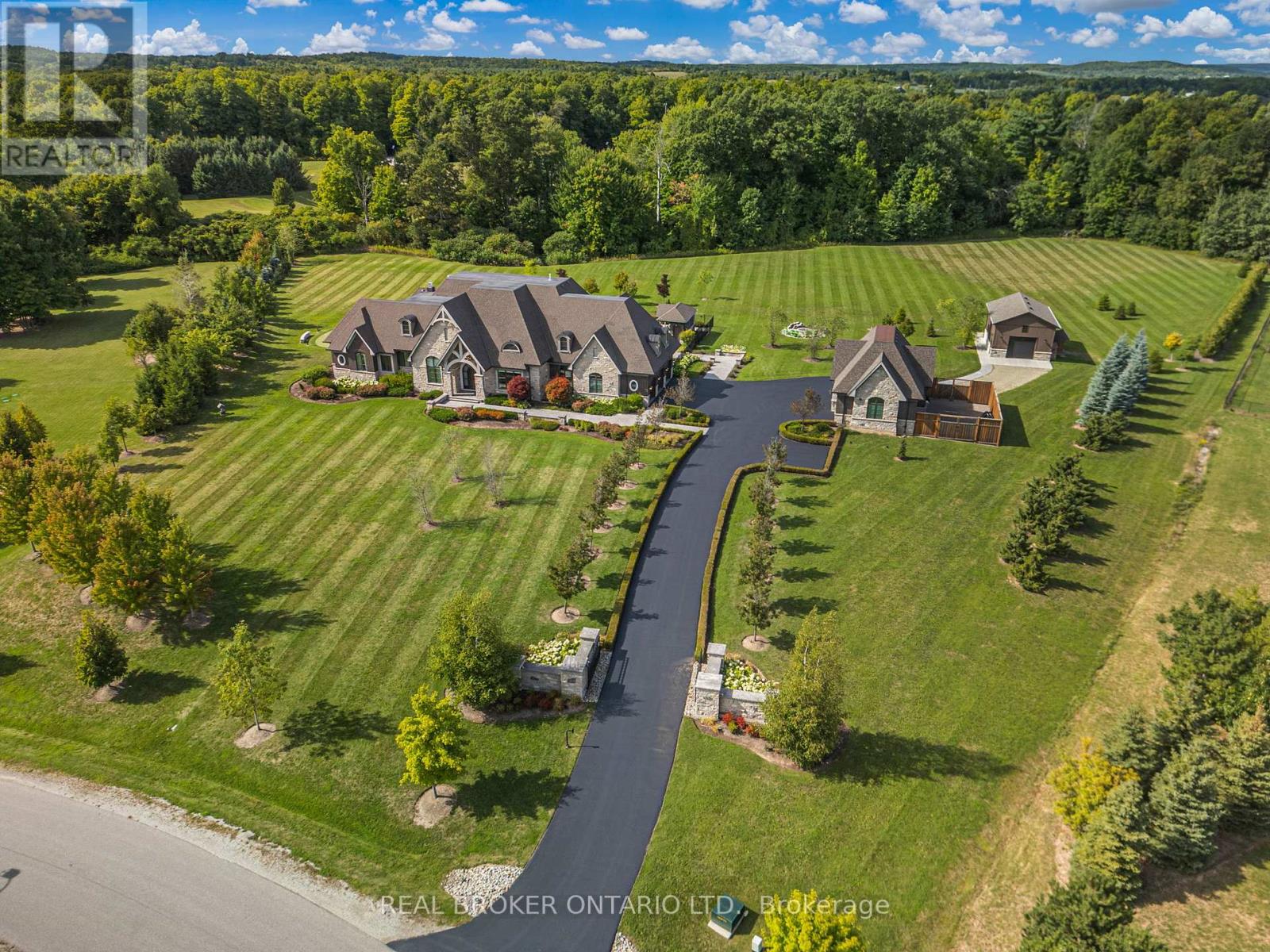 26 Autumn Circle, Halton Hills (Rural Halton Hills), Ontario  L0P 1H0 - Photo 2 - W13183624