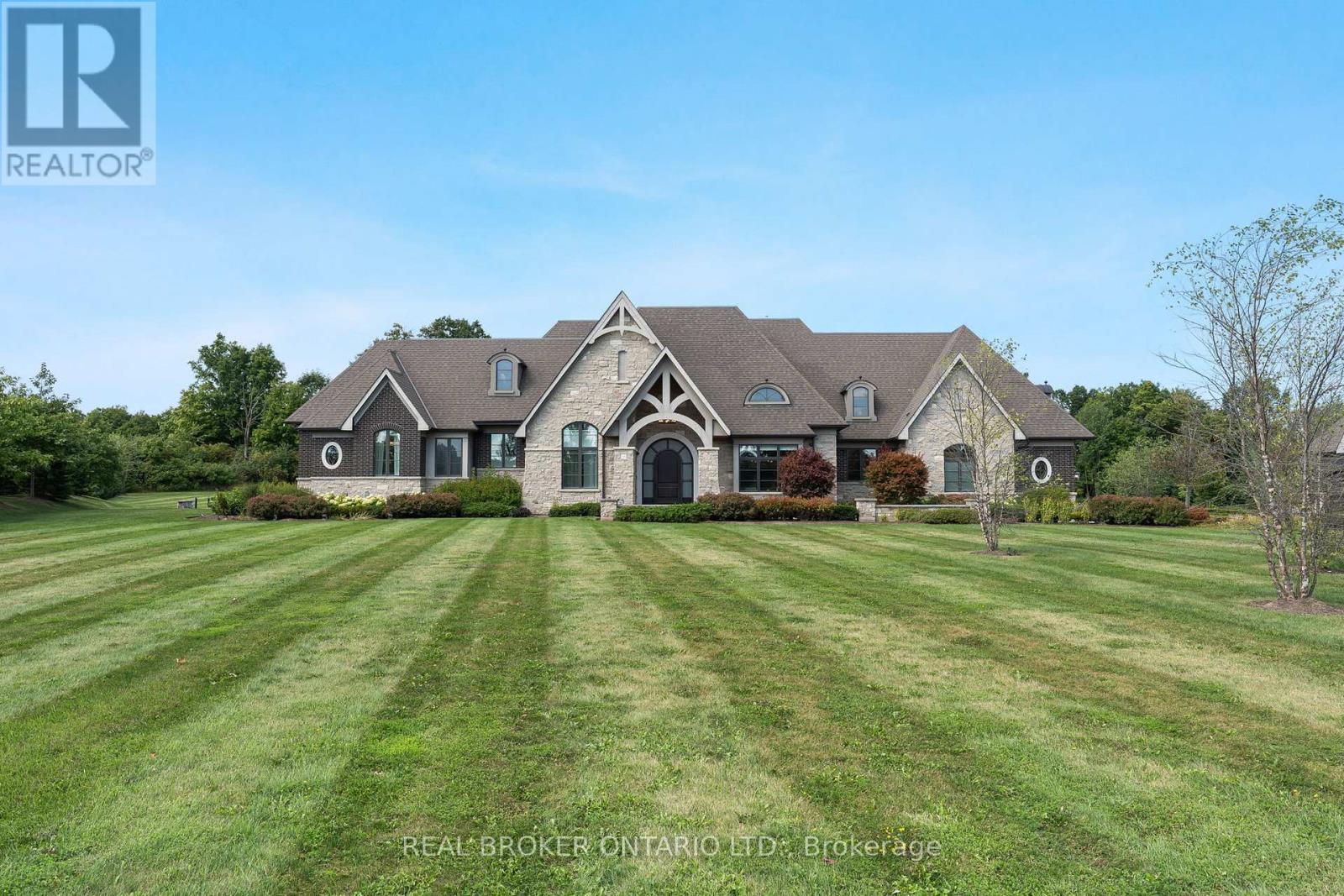 26 Autumn Circle, Halton Hills (Rural Halton Hills), Ontario  L0P 1H0 - Photo 5 - W13183624