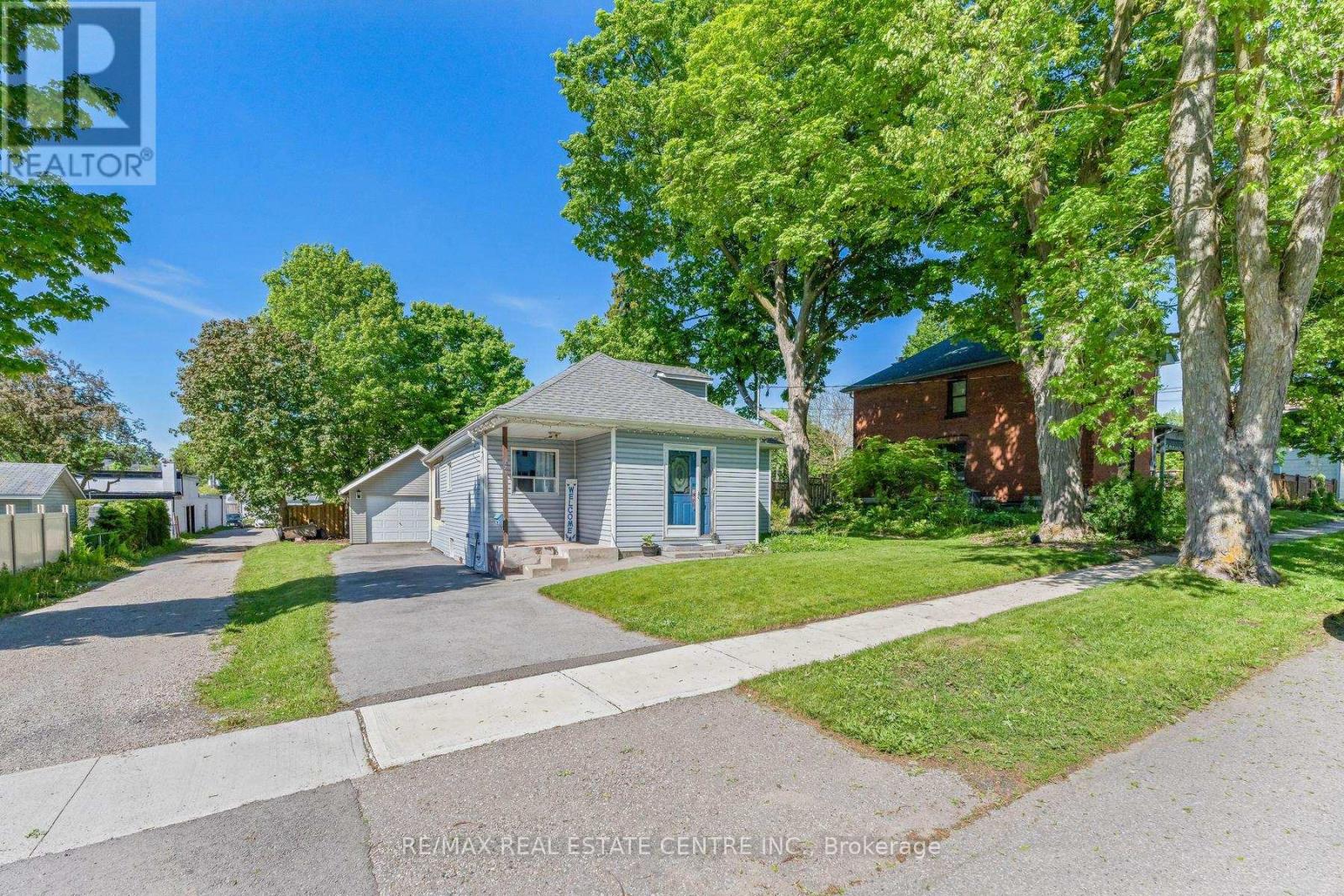 44 Willow Street S, Halton Hills (Ac Acton), Ontario  L7J 2A2 - Photo 2 - W13192780