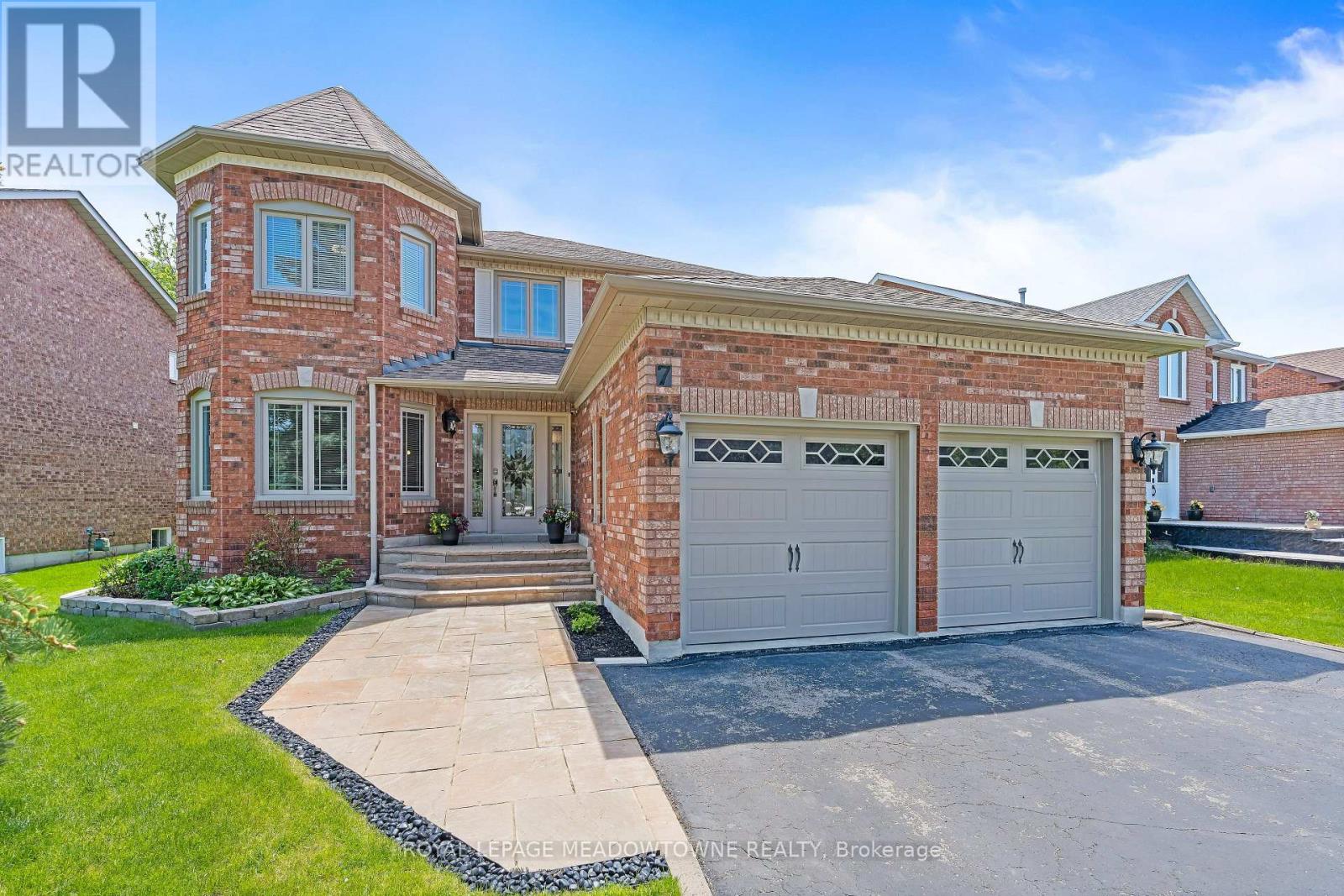 7 Eaton Street, Halton Hills (Georgetown), Ontario  L7G 5J9 - Photo 2 - W13207342