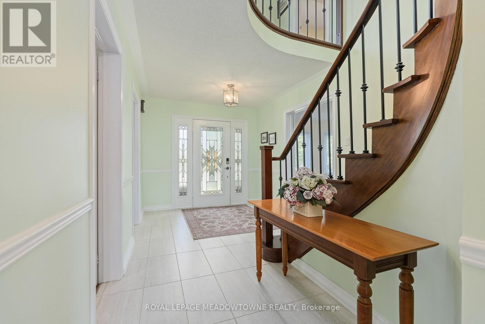 7 Eaton Street, Halton Hills (Georgetown), Ontario  L7G 5J9 - Photo 4 - W13207342