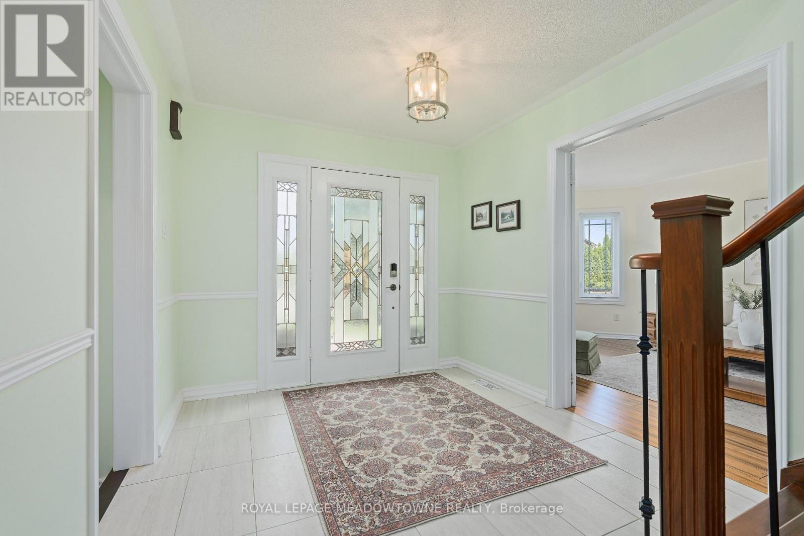 7 Eaton Street, Halton Hills (Georgetown), Ontario  L7G 5J9 - Photo 5 - W13207342