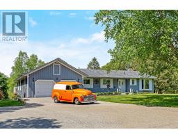 <div class="price">$1,349,000</div> 11740 Dublin Line, Halton Hills (Es Rural Esquesing)<br><div style="margin-bottom:8px;"><small>Royal LePage Meadowtowne Realty</small></div><div class='bed_bath'>5 Bed | 3 Bath</div>
