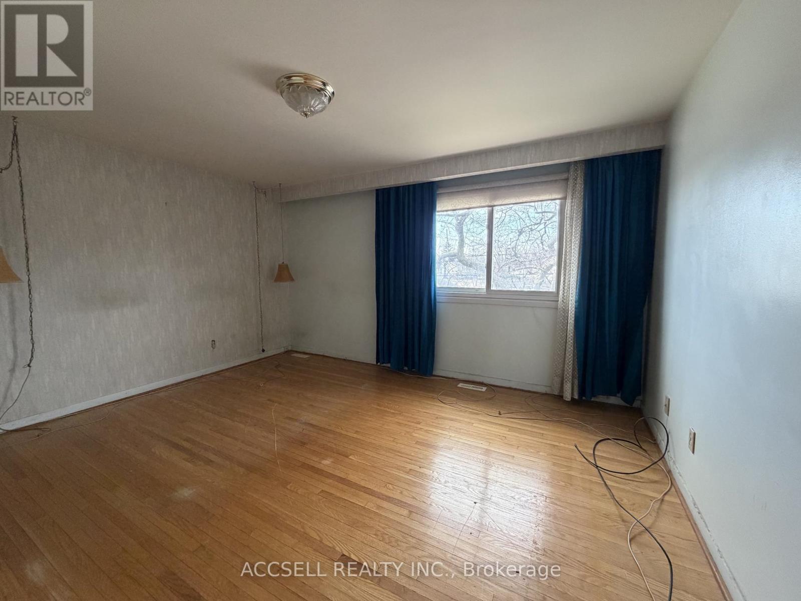 135 Mountainview Road S, Halton Hills (Georgetown), Ontario  L7G 4K2 - Photo 10 - W13208942