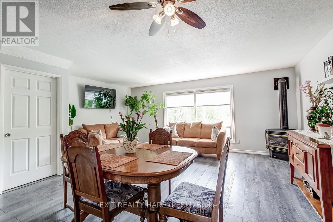 34 Kingham Road, Halton Hills (Ac Acton), Ontario  L7J 1S4 - Photo 13 - W13209010