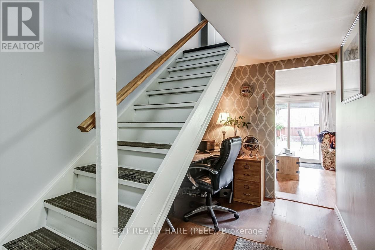 34 Kingham Road, Halton Hills (Ac Acton), Ontario  L7J 1S4 - Photo 25 - W13209010