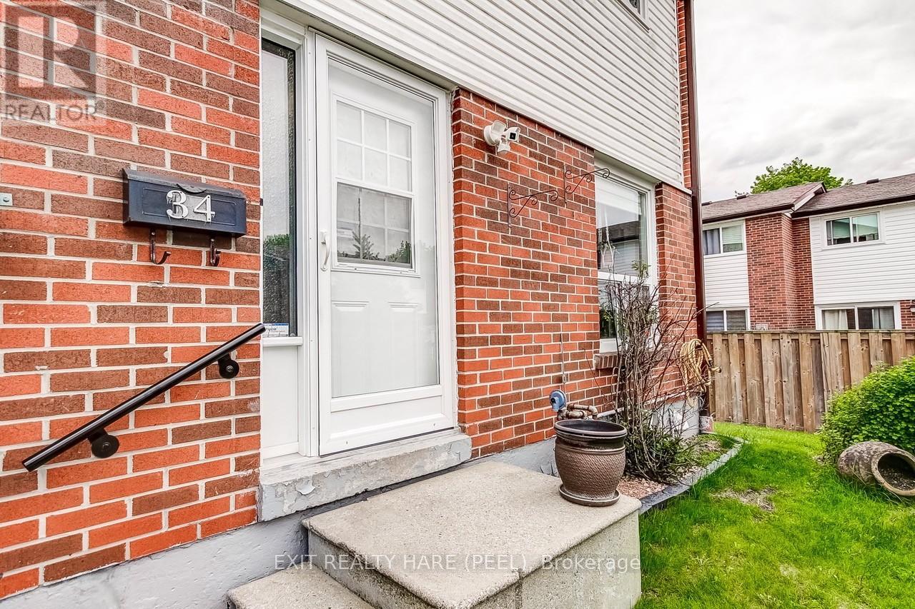 34 Kingham Road, Halton Hills (Ac Acton), Ontario  L7J 1S4 - Photo 4 - W13209010