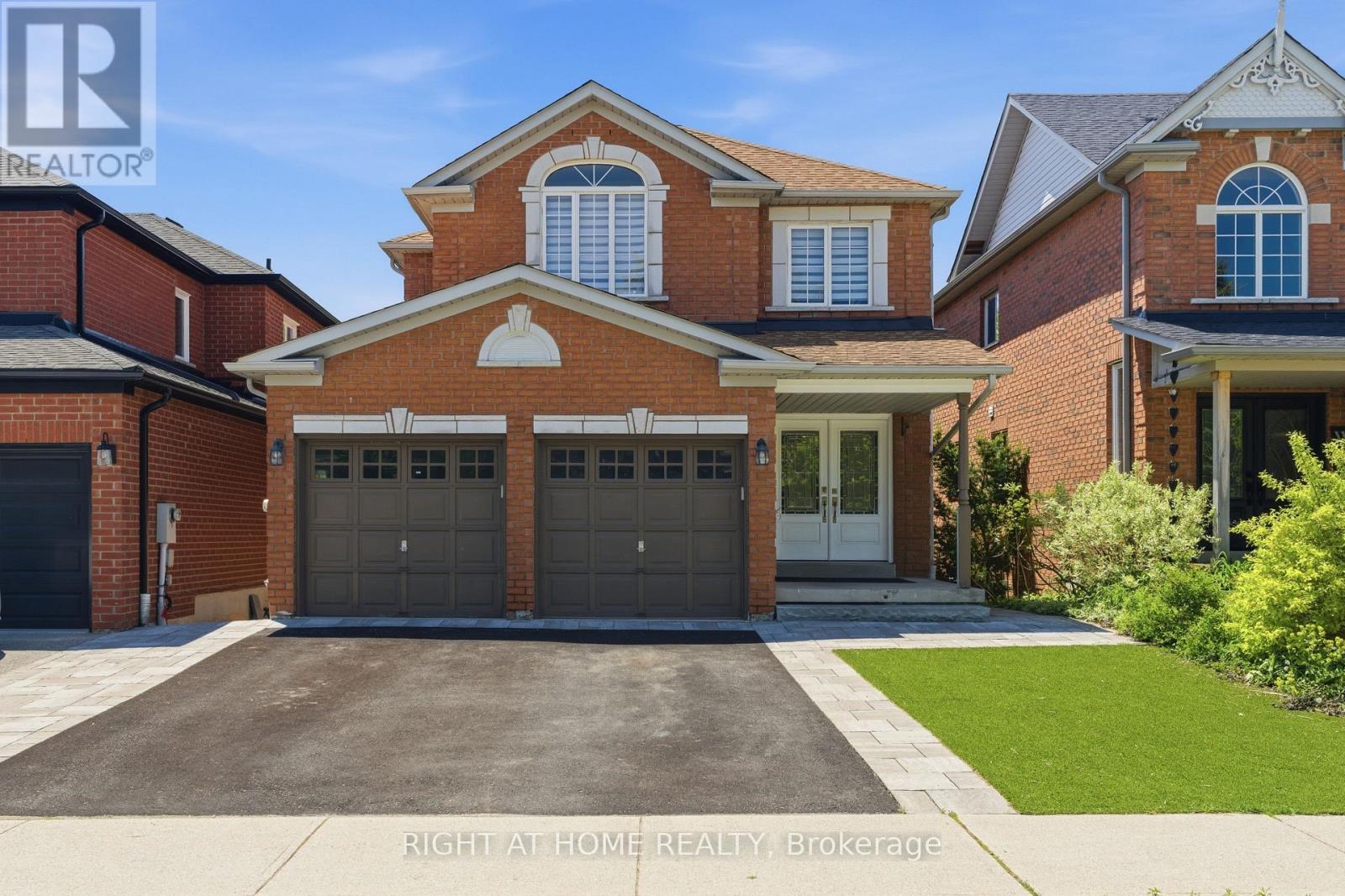 182 Mowat Crescent, Halton Hills (Georgetown), Ontario  L7G 6A4 - Photo 1 - W13209184