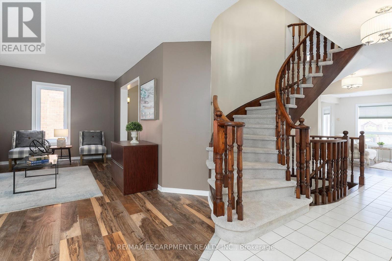 5 Early Street, Halton Hills (Georgetown), Ontario  L7G 5T6 - Photo 4 - W13210620