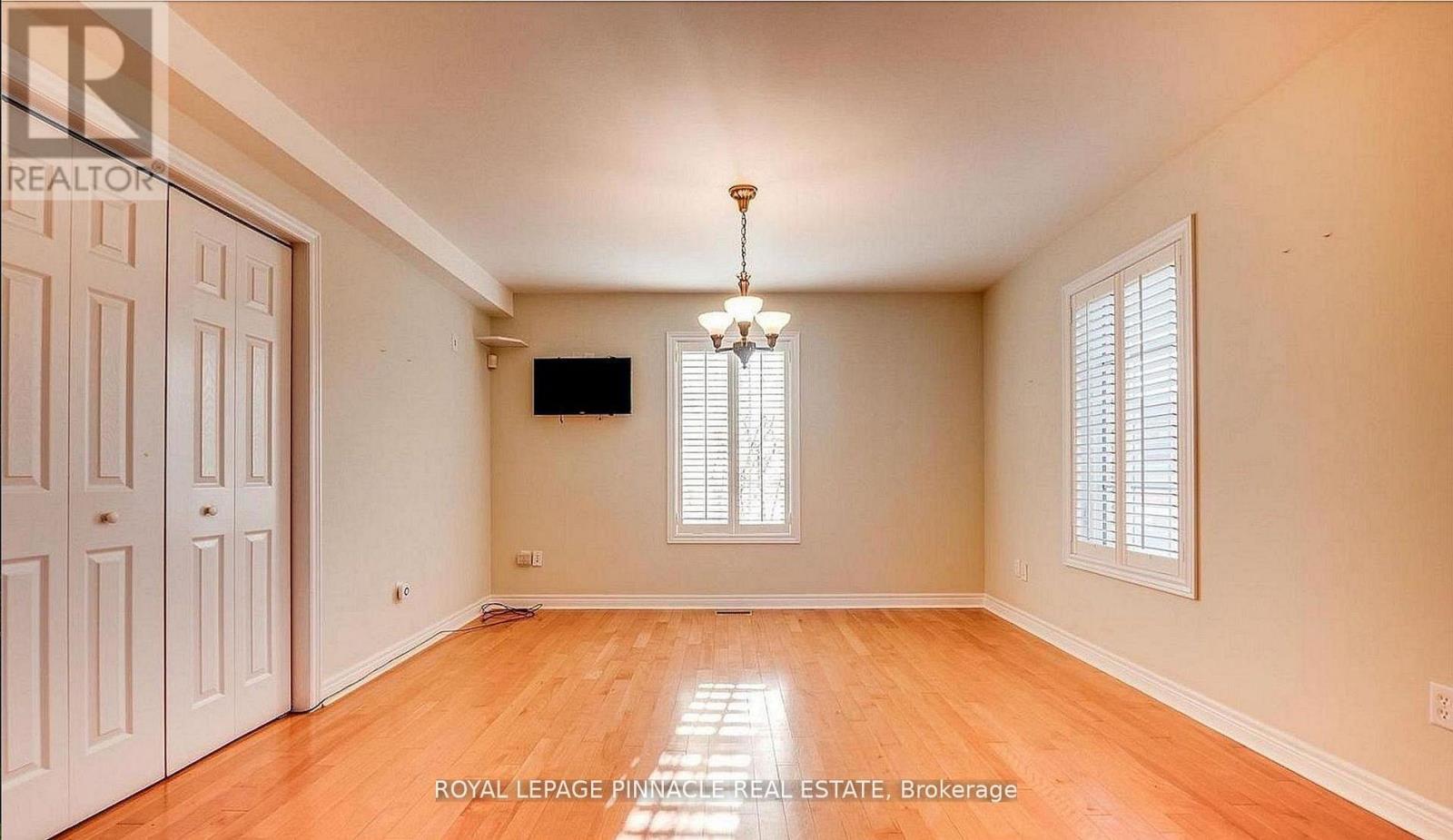 51 Main Street N, Milton (Campbellville), Ontario  L0P 1B0 - Photo 10 - W13211432