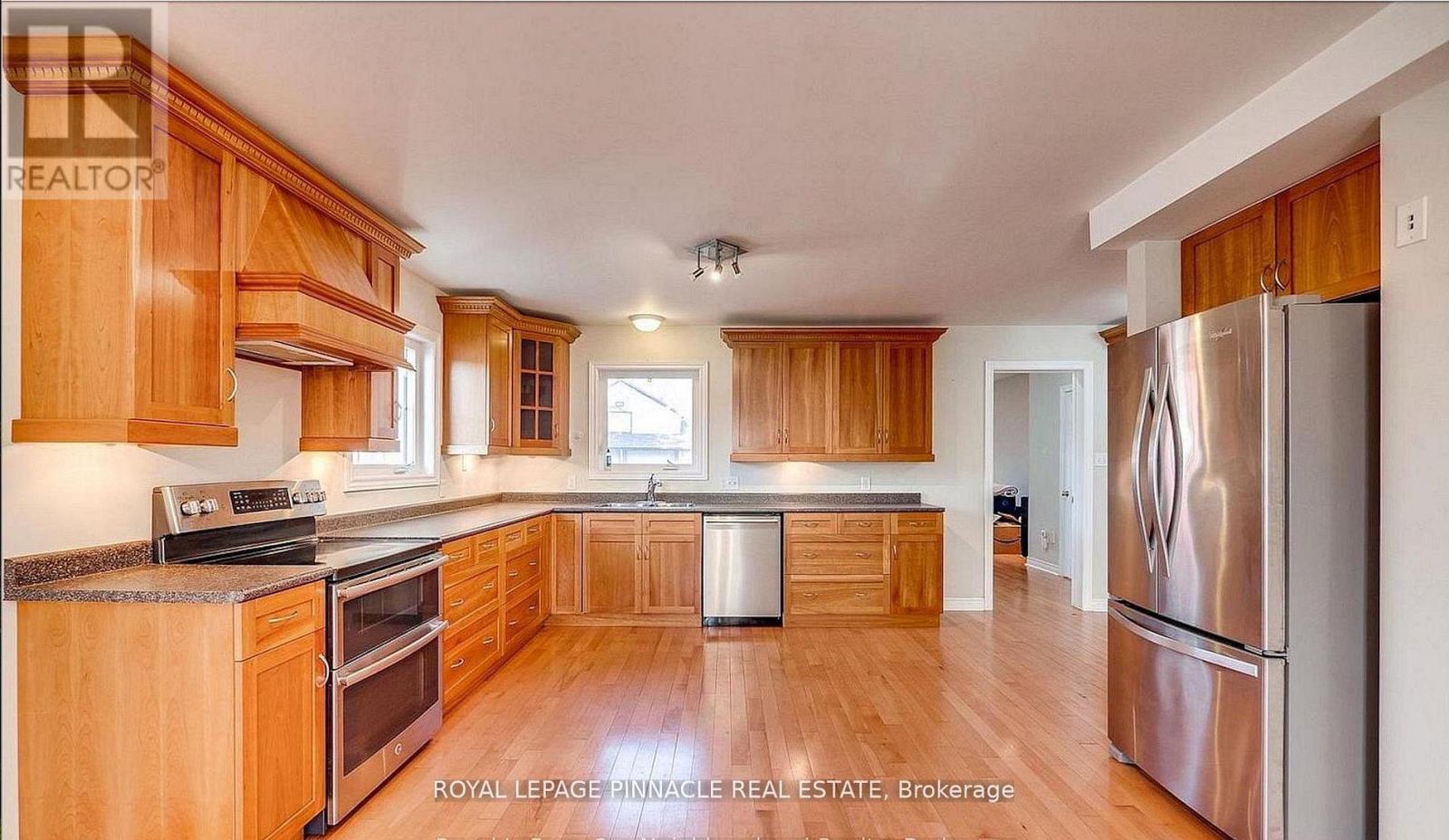 51 Main Street N, Milton (Campbellville), Ontario  L0P 1B0 - Photo 8 - W13211432