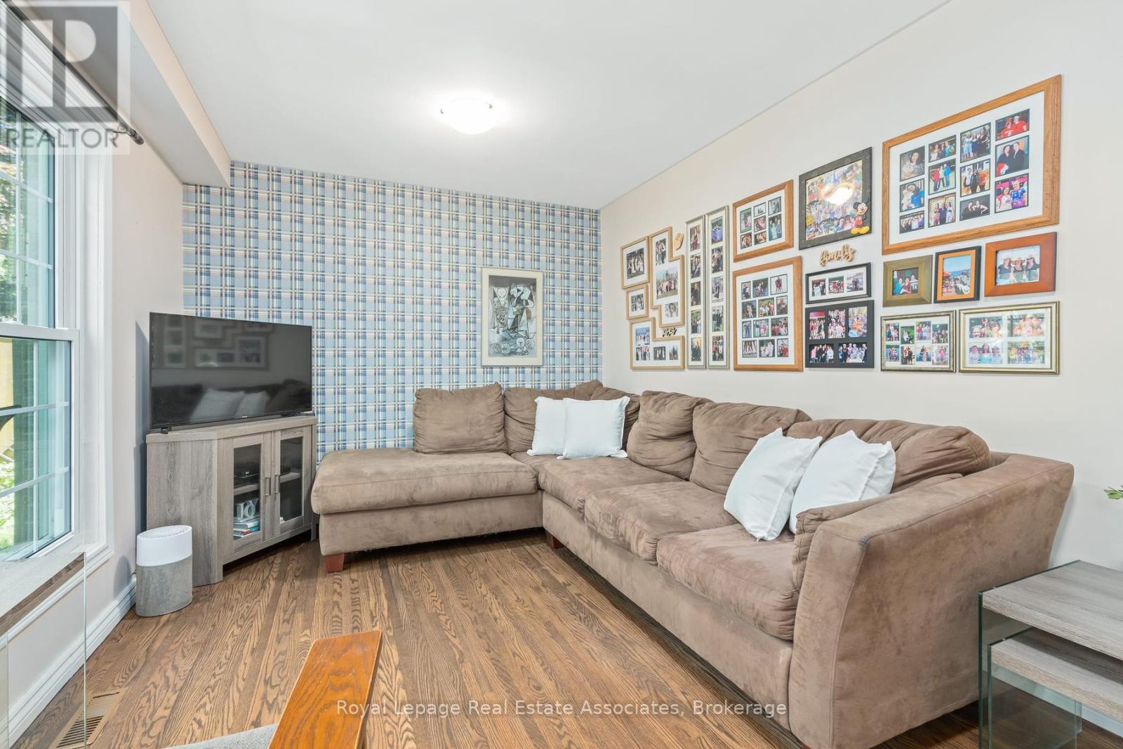 17 Metcalfe Court, Halton Hills (Georgetown), Ontario  L7G 4N7 - Photo 23 - W13212712