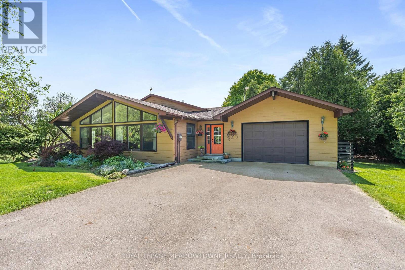 12072 Sixth Line, Halton Hills (Rural Halton Hills), Ontario  L0P 1H0 - Photo 1 - W13212936