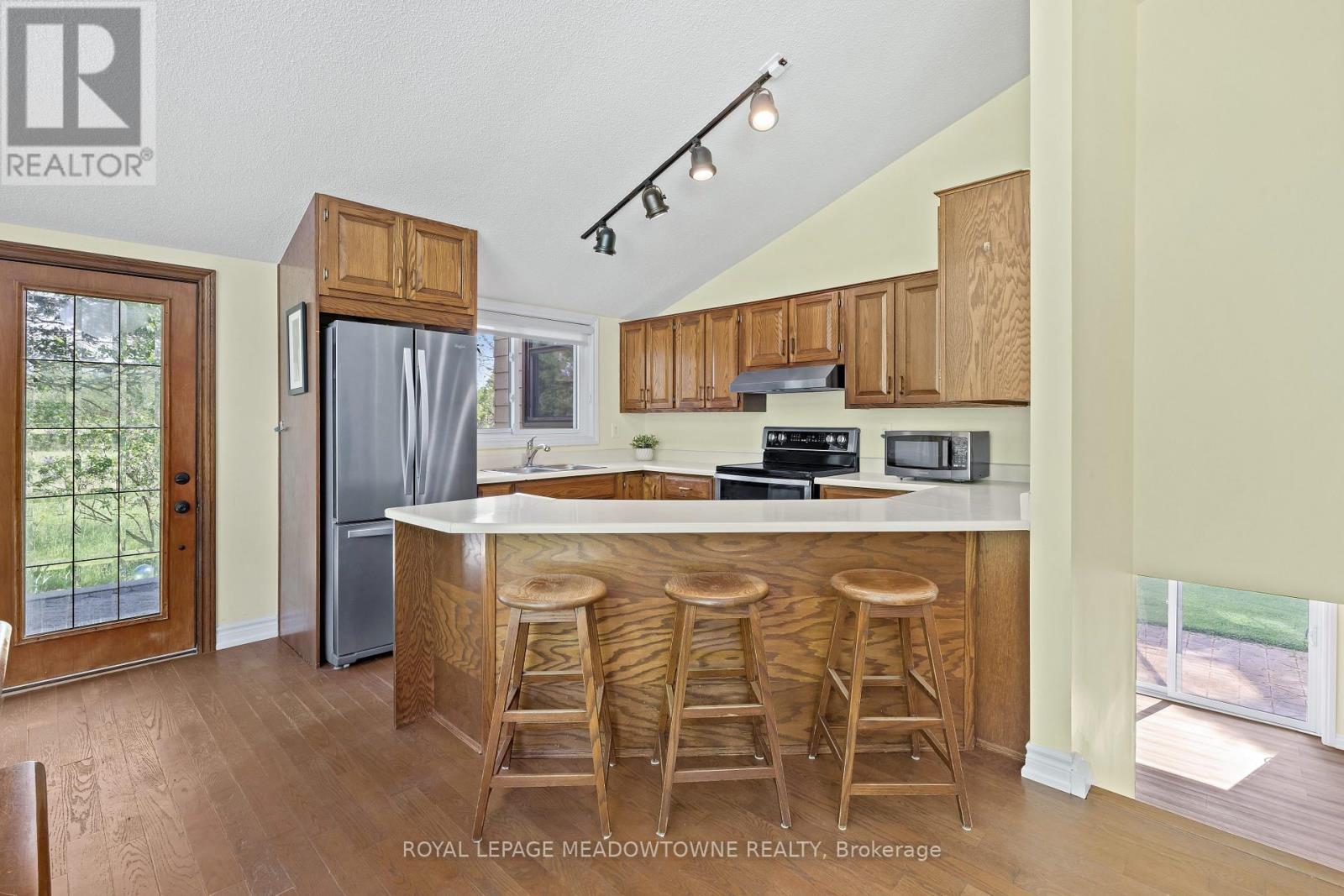 12072 Sixth Line, Halton Hills (Rural Halton Hills), Ontario  L0P 1H0 - Photo 16 - W13212936