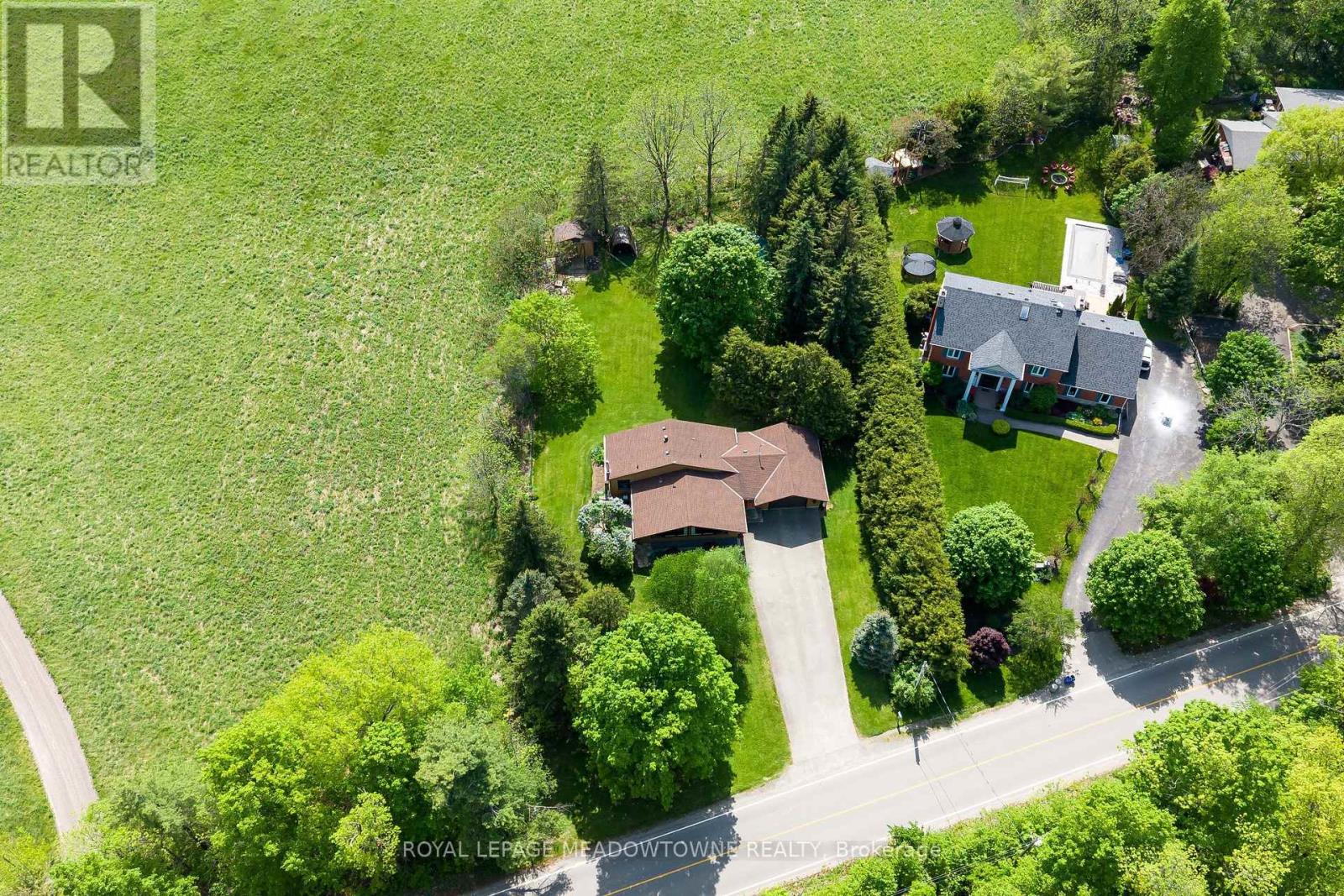 12072 Sixth Line, Halton Hills (Rural Halton Hills), Ontario  L0P 1H0 - Photo 3 - W13212936