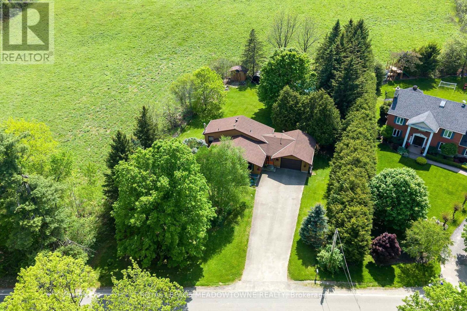 12072 Sixth Line, Halton Hills (Rural Halton Hills), Ontario  L0P 1H0 - Photo 4 - W13212936
