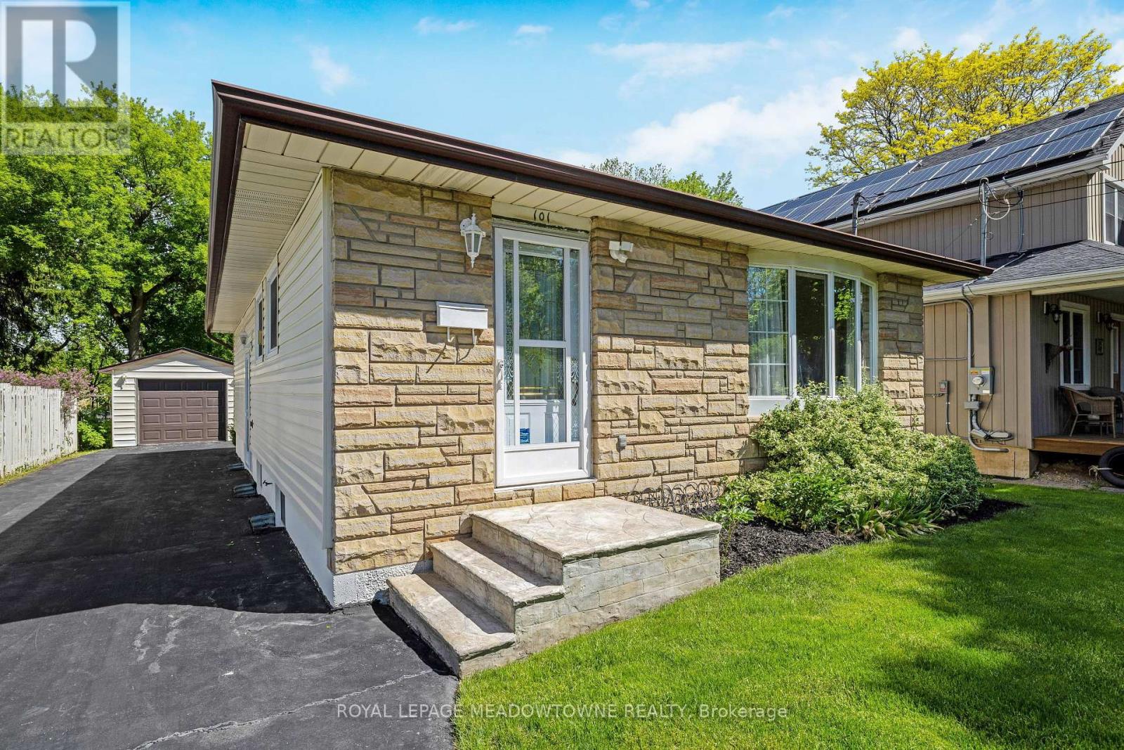 101 King Street, Halton Hills (Georgetown), Ontario  L7G 2G8 - Photo 4 - W13214508