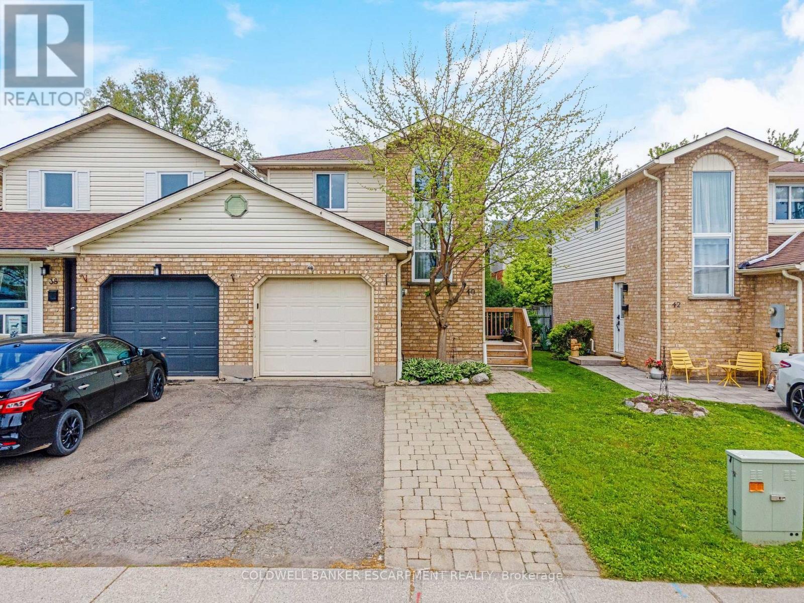 40 Danville Avenue, Halton Hills (Ac Acton), Ontario  L7J 2W5 - Photo 2 - W13212086