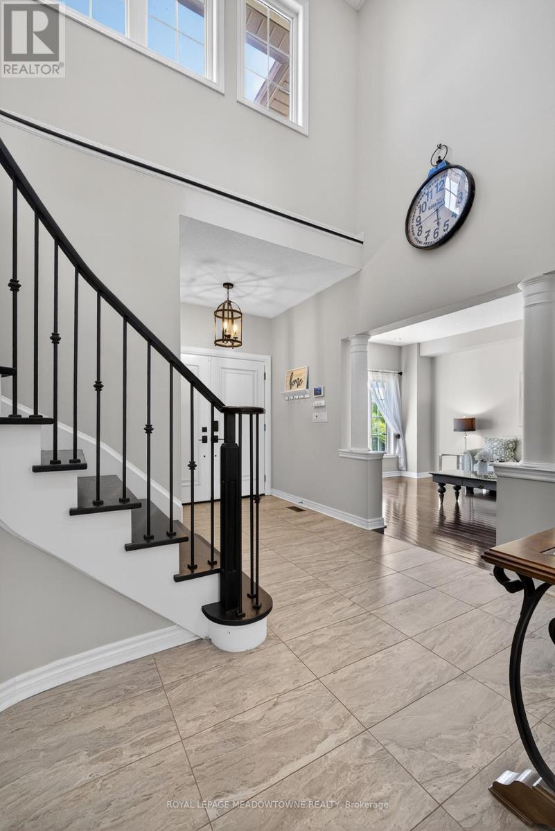 26 Callaghan Crescent, Halton Hills (Georgetown), Ontario  L7G 6A6 - Photo 6 - W13216340