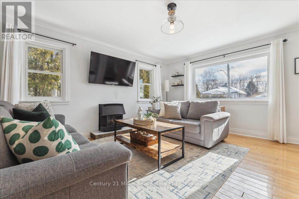 281 Peel Street, Halton Hills (Ac Acton), Ontario  L7J 1M7 - Photo 8 - W13221168