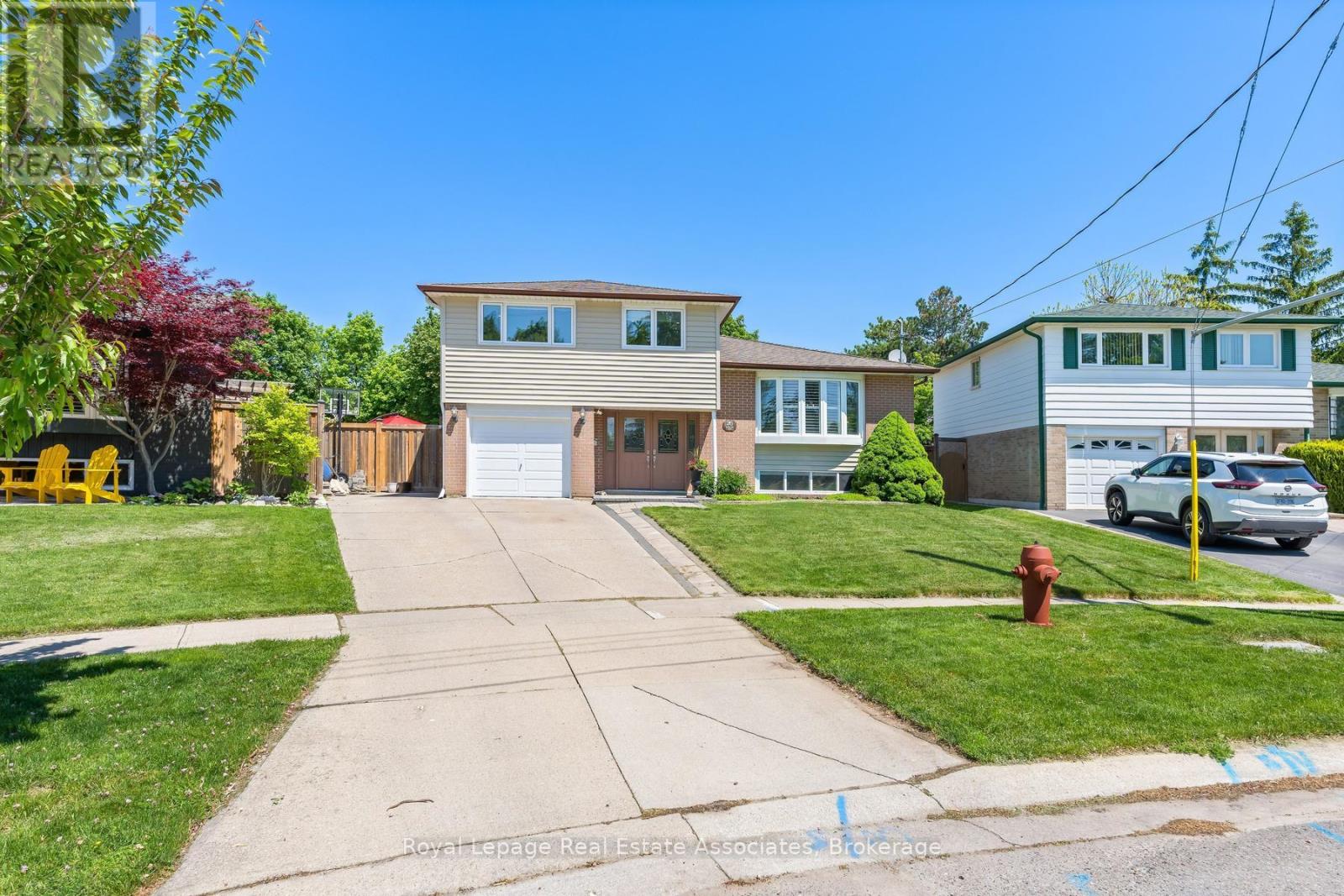 26 Marilyn Crescent, Halton Hills (Georgetown), Ontario  L7G 1K4 - Photo 1 - W13221248