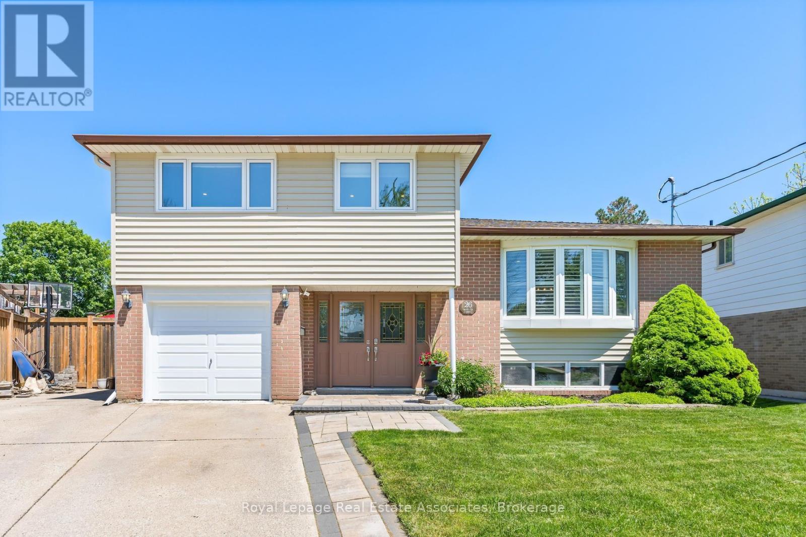 26 Marilyn Crescent, Halton Hills (Georgetown), Ontario  L7G 1K4 - Photo 2 - W13221248