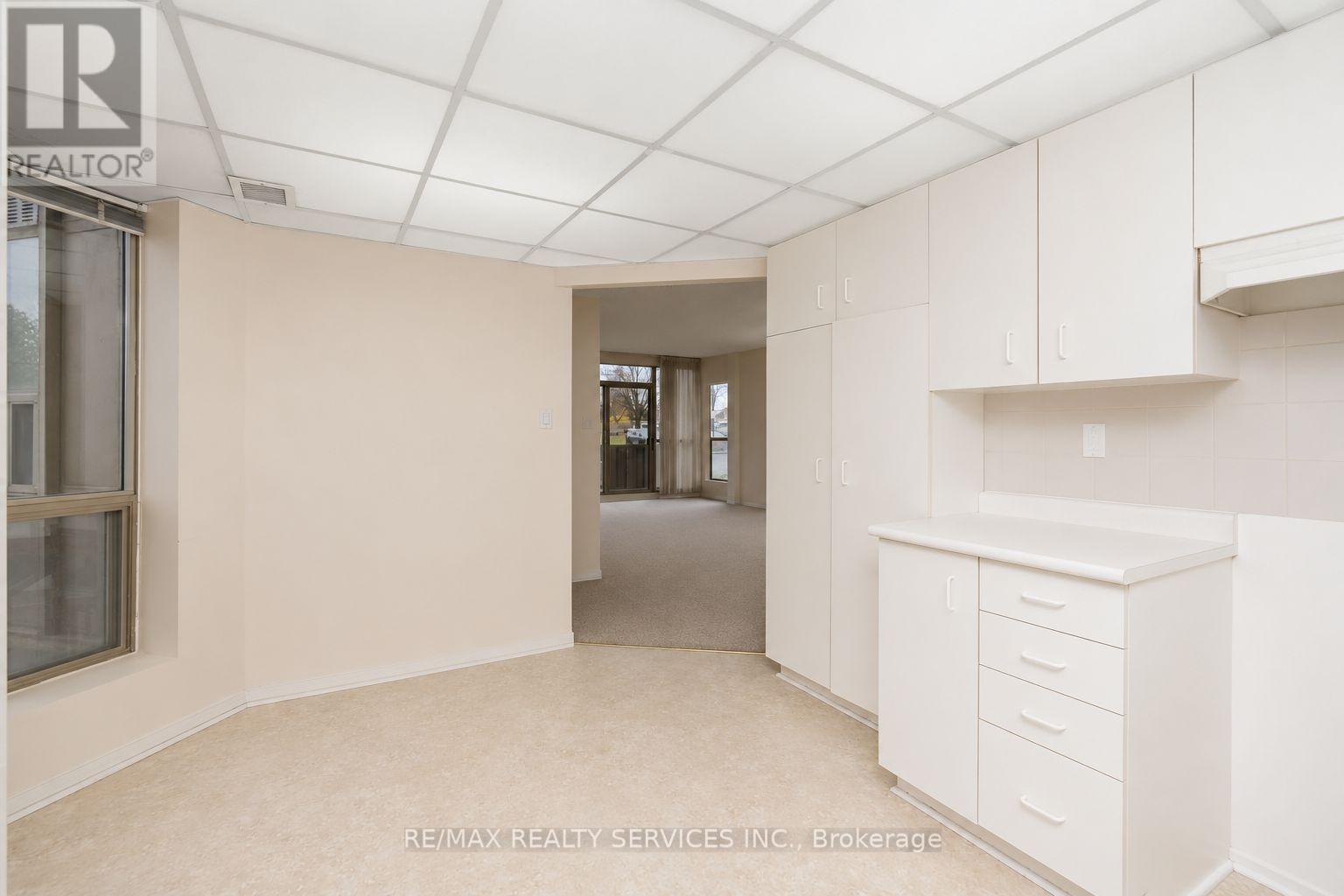 107 - 20 Mcfarlane Drive, Halton Hills (Georgetown), Ontario  L7G 5J8 - Photo 8 - W13222100
