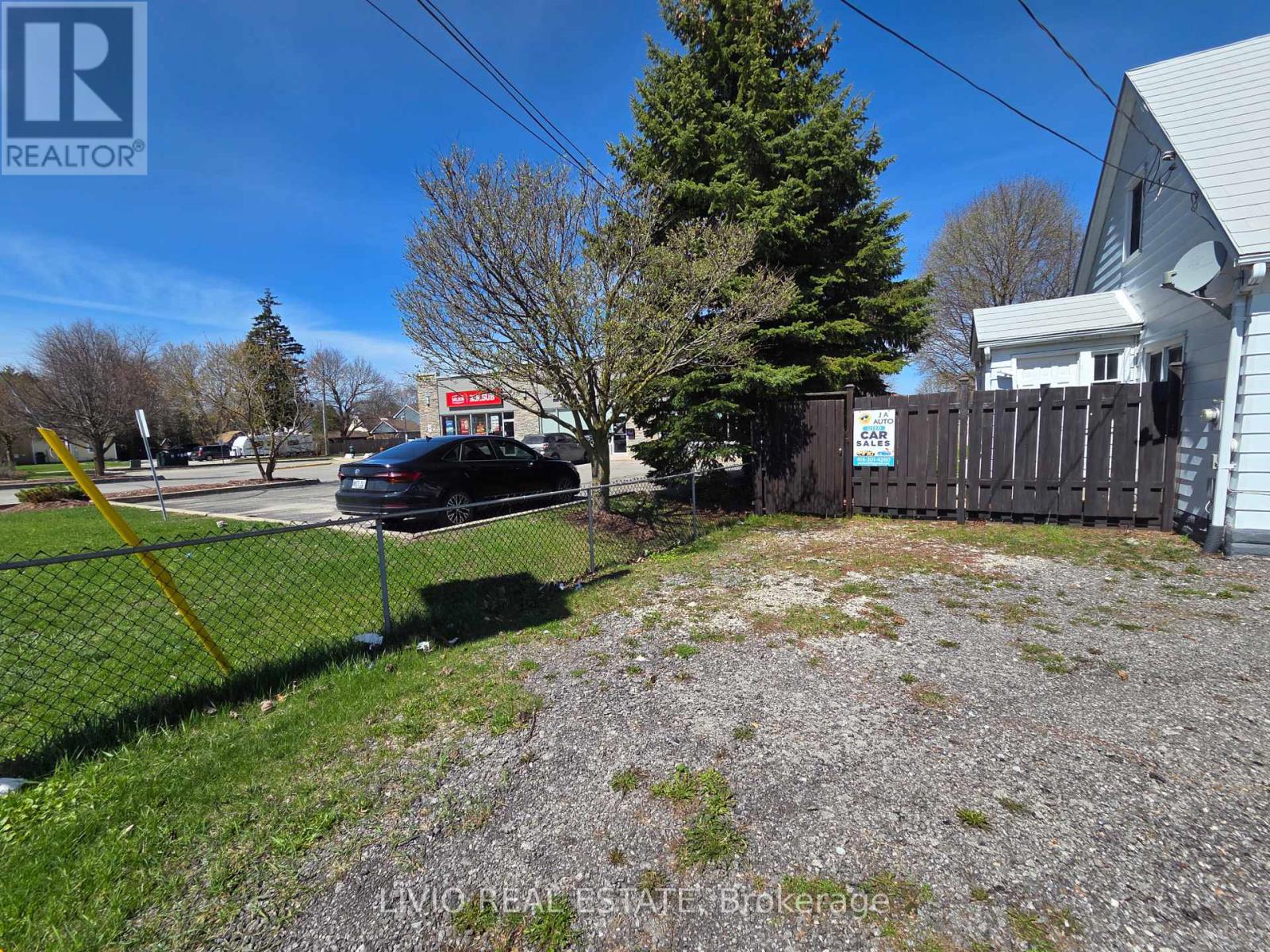 Unit# 2 - 323 Queen Street, Halton Hills (Ac Acton), Ontario  L7J 1R1 - Photo 2 - W13222768