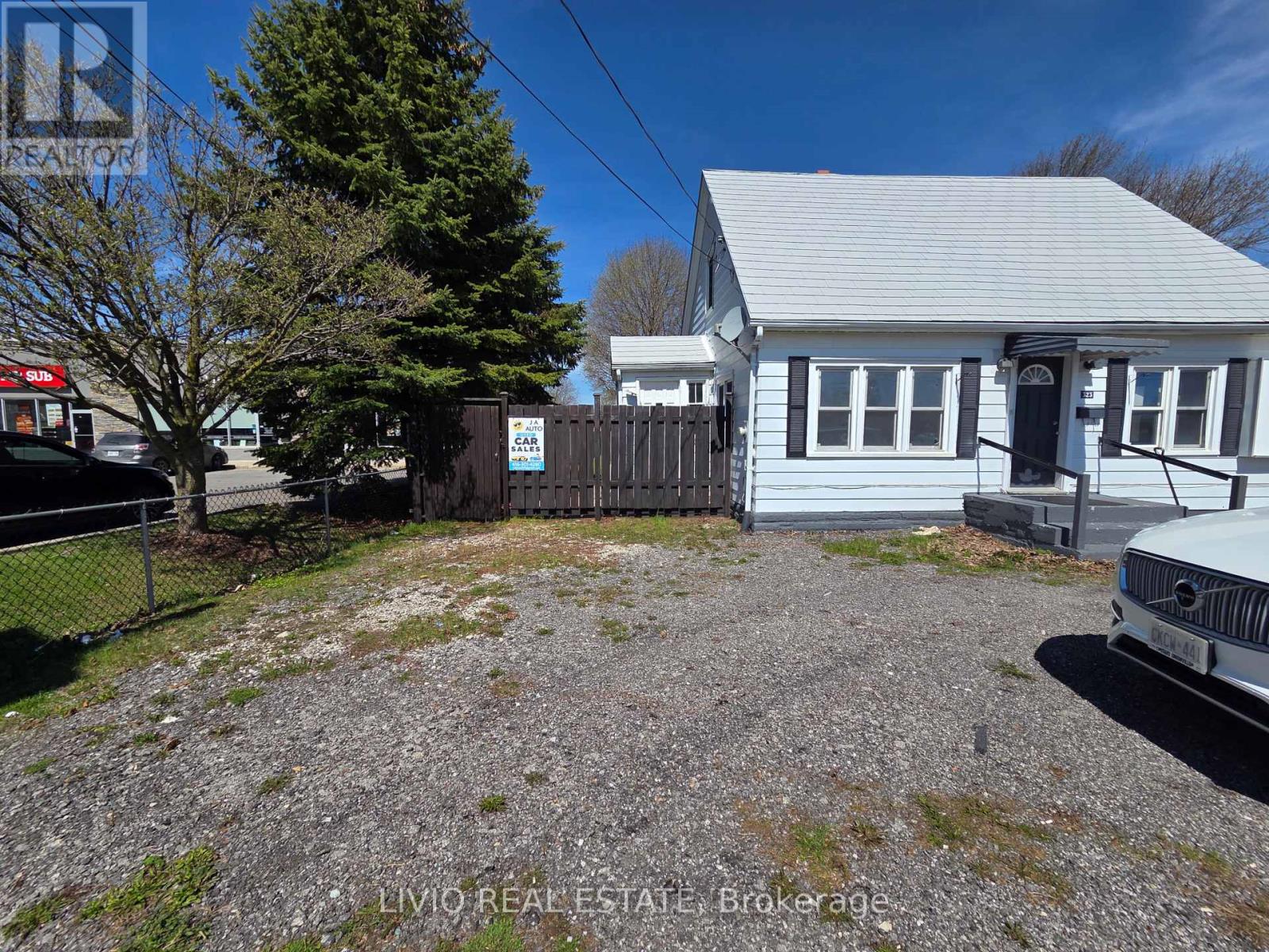 Unit# 2 - 323 Queen Street, Halton Hills (Ac Acton), Ontario  L7J 1R1 - Photo 3 - W13222768