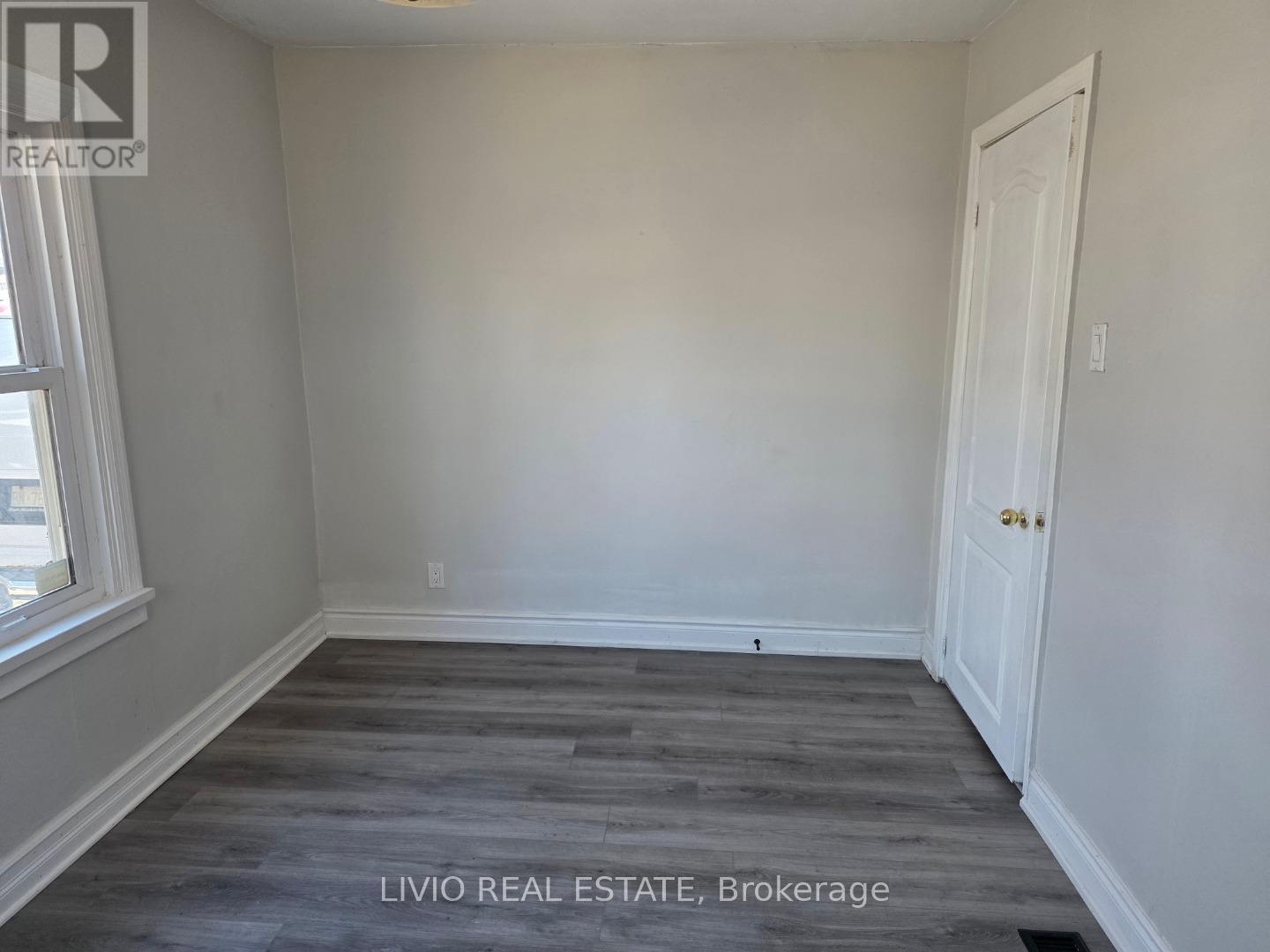 323 Queen Street E, Halton Hills (Ac Acton), Ontario  L7J 1R1 - Photo 11 - W13223058