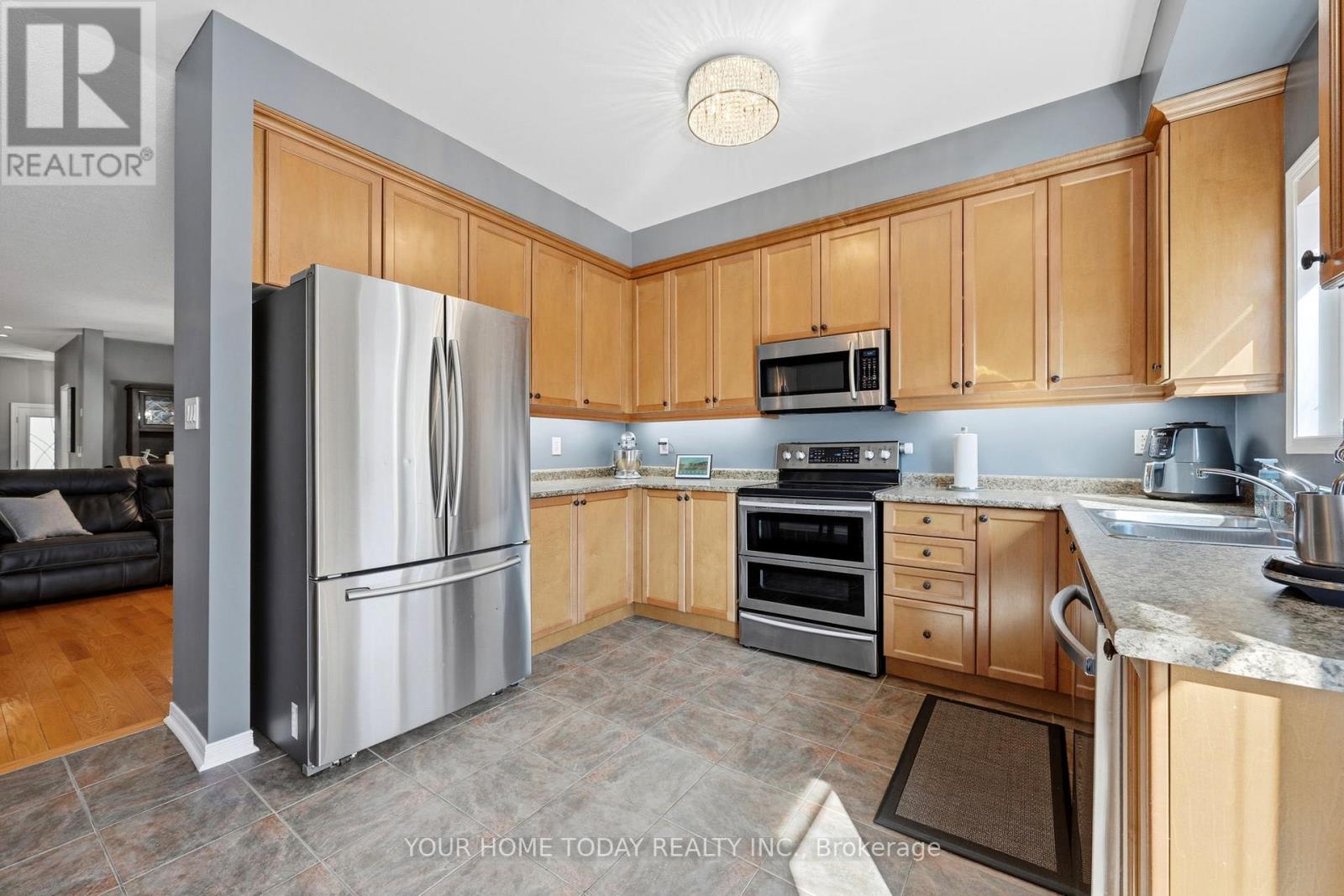 35 Niagara Trail, Halton Hills (Georgetown), Ontario  L7G 0A9 - Photo 12 - W13223986
