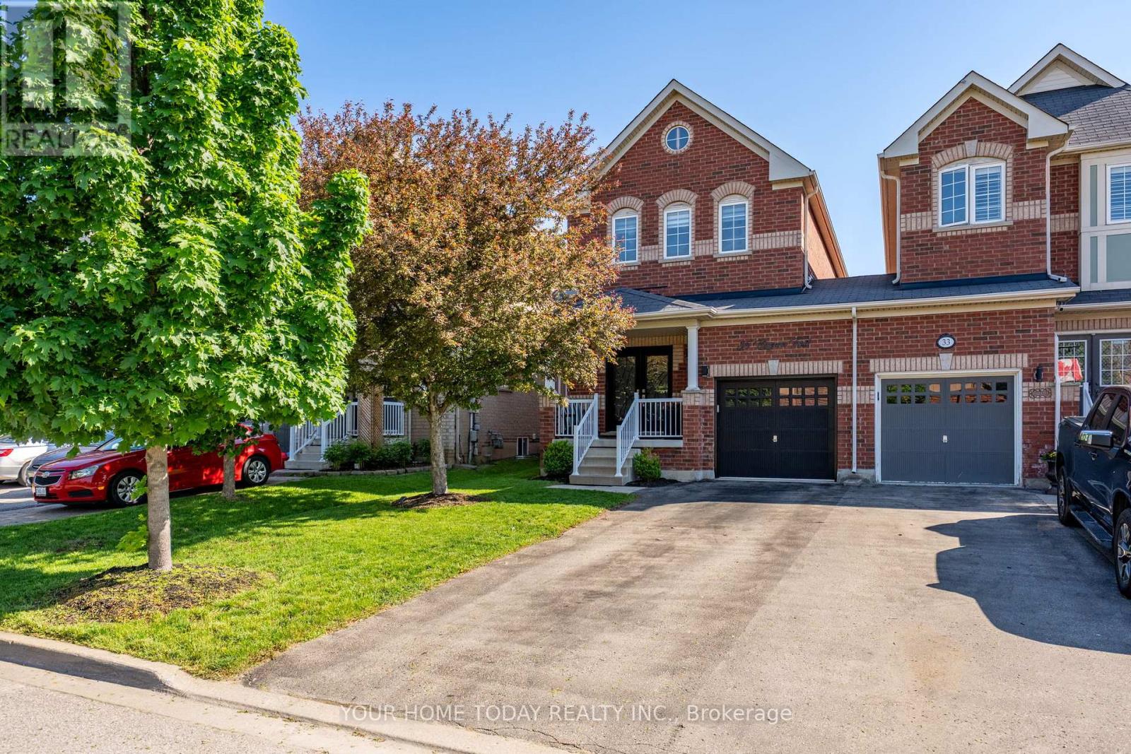 35 Niagara Trail, Halton Hills (Georgetown), Ontario  L7G 0A9 - Photo 2 - W13223986