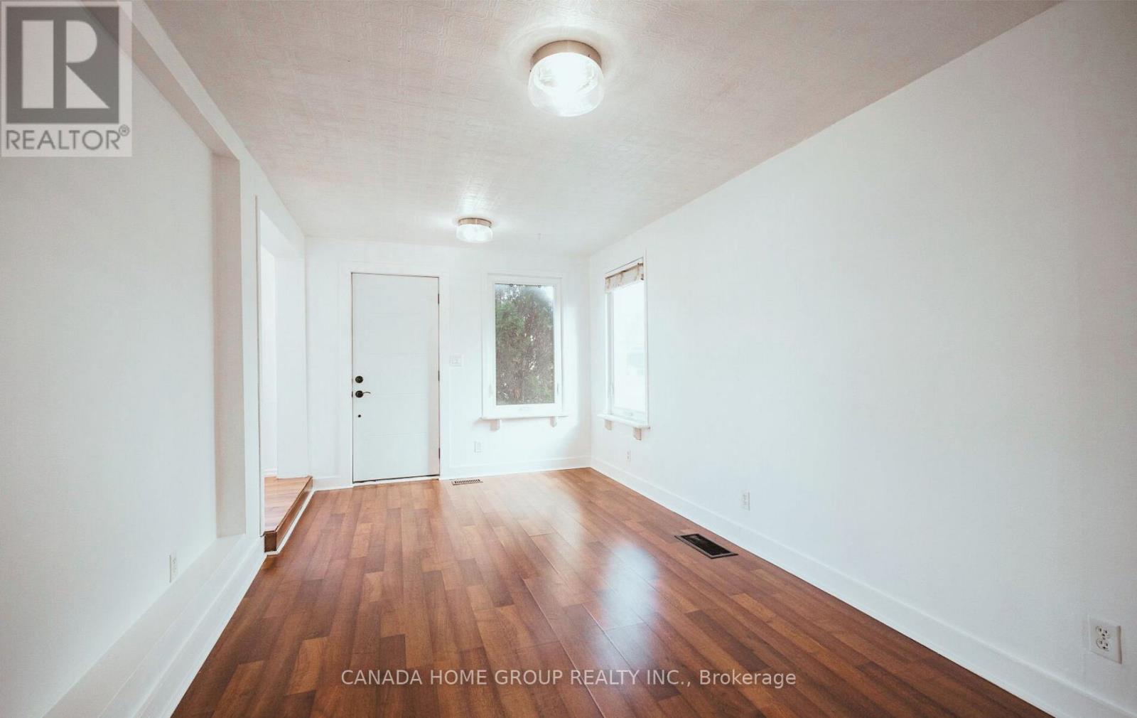 30 Main Street N, Milton (Campbellville), Ontario  L0P 1B0 - Photo 7 - W13232308
