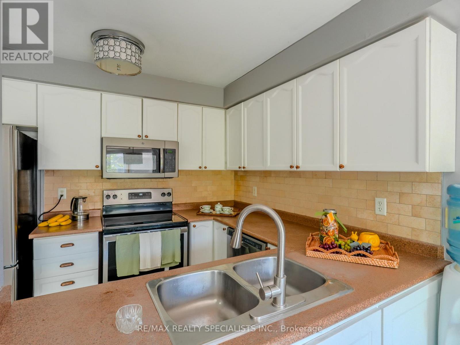 94 Seedhouse Lane, Halton Hills (Georgetown), Ontario  L7G 6K3 - Photo 10 - W13233526