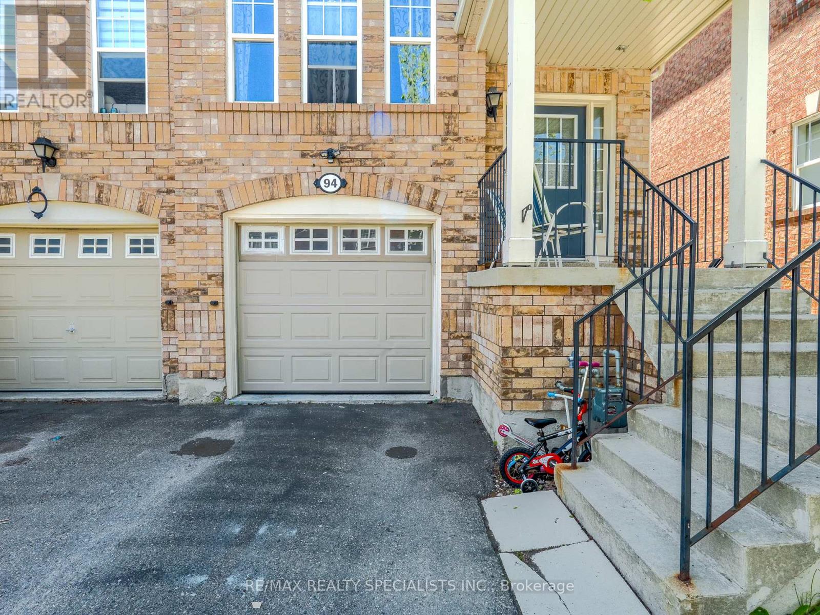 94 Seedhouse Lane, Halton Hills (Georgetown), Ontario  L7G 6K3 - Photo 2 - W13233526