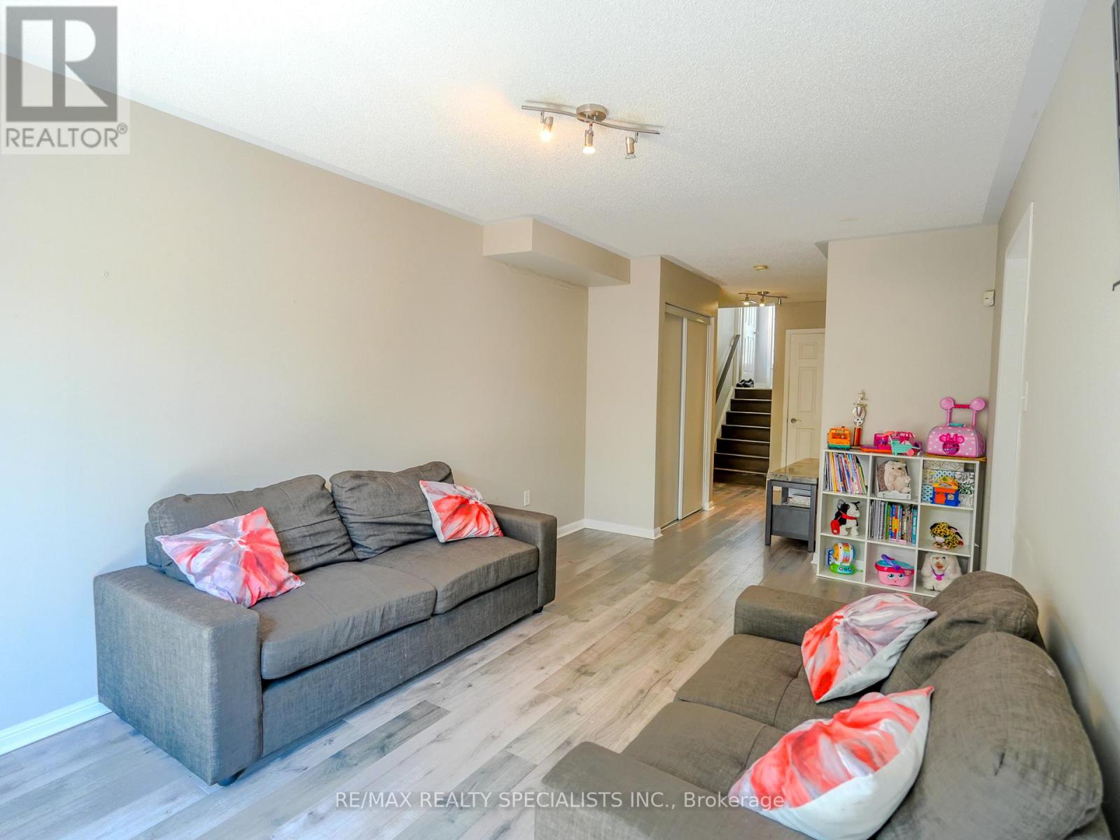 94 Seedhouse Lane, Halton Hills (Georgetown), Ontario  L7G 6K3 - Photo 23 - W13233526