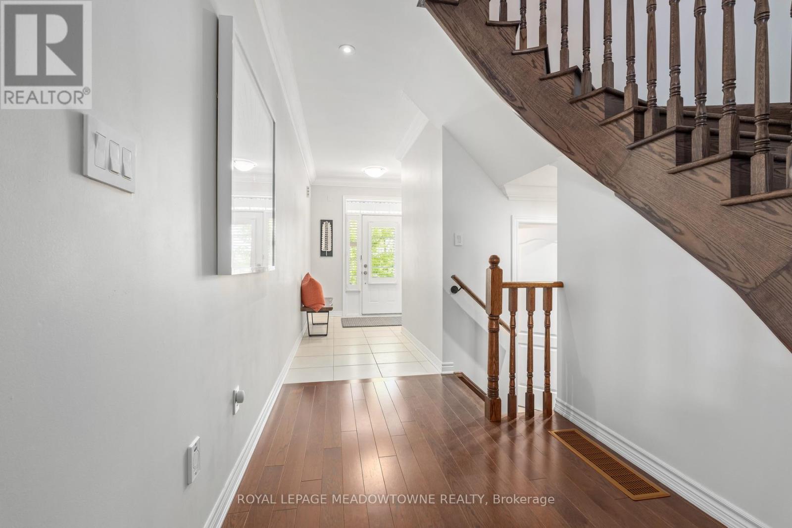 45 Rain Forest Lane, Halton Hills (Georgetown), Ontario  L7G 0L8 - Photo 6 - W13239172